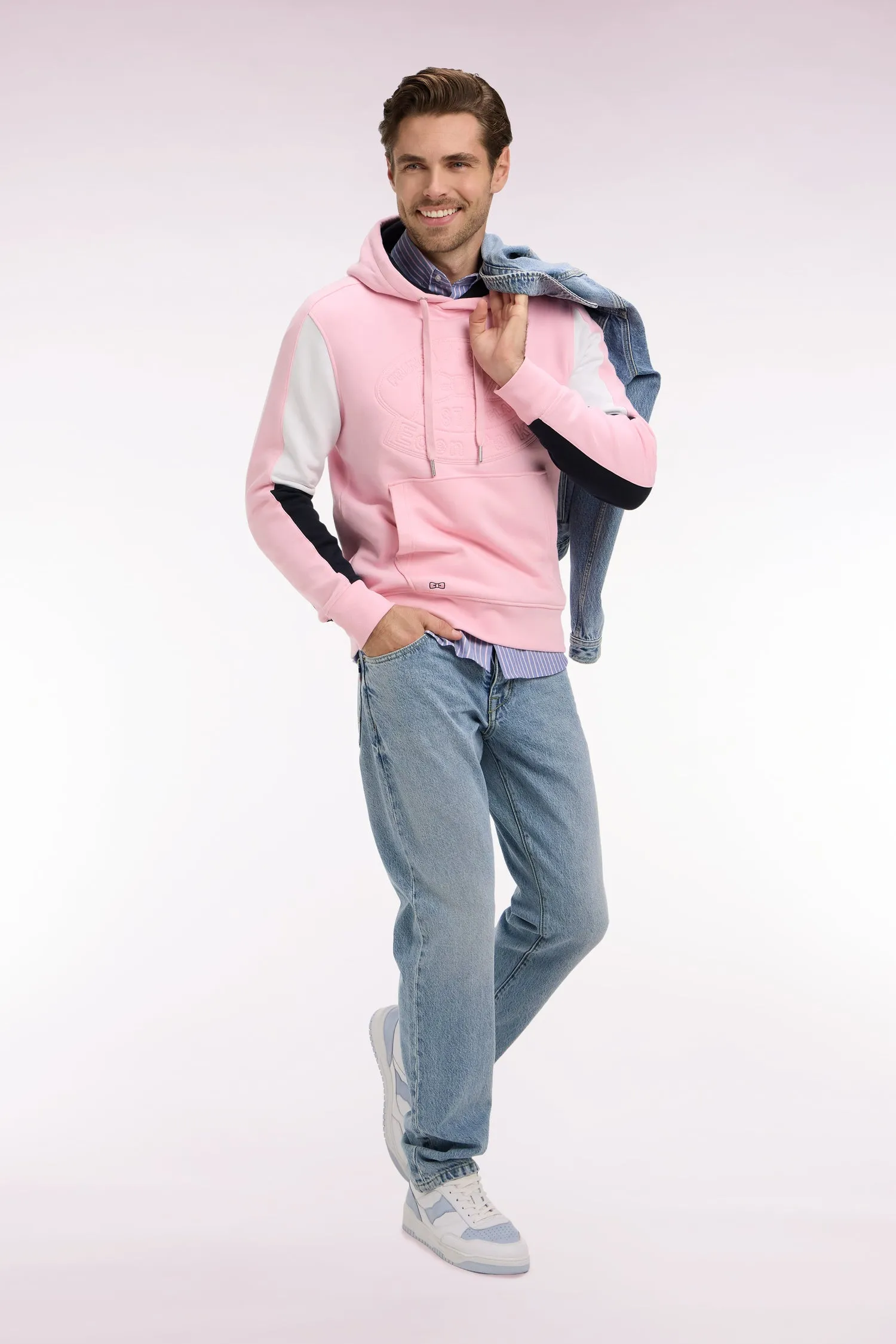 Sweatshirt à capuche en molleton coton rose brodé sold by Eden Park