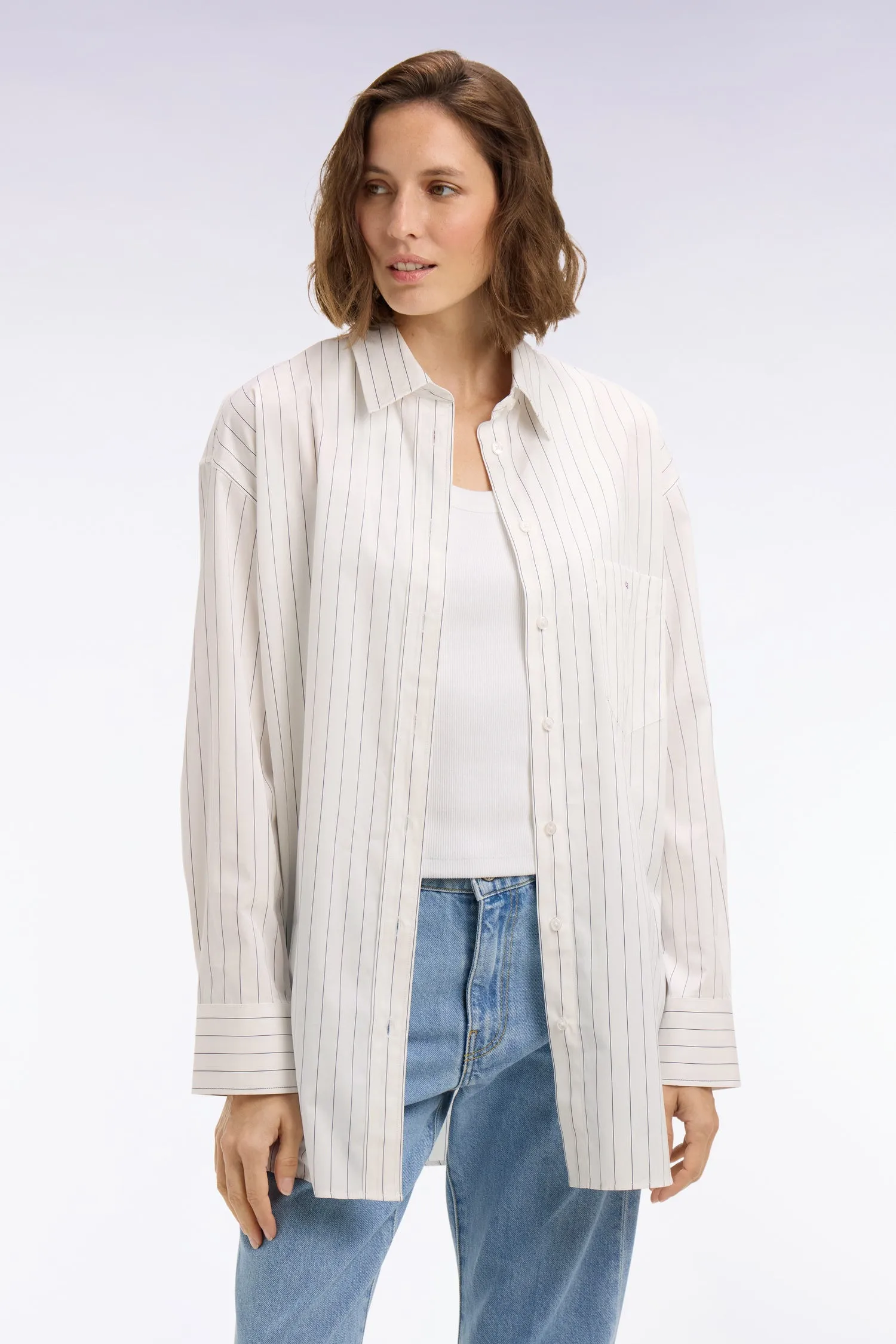 Chemise à fines rayures en popeline de coton blanche coupe oversized sold by Eden Park product image thumbnail 3