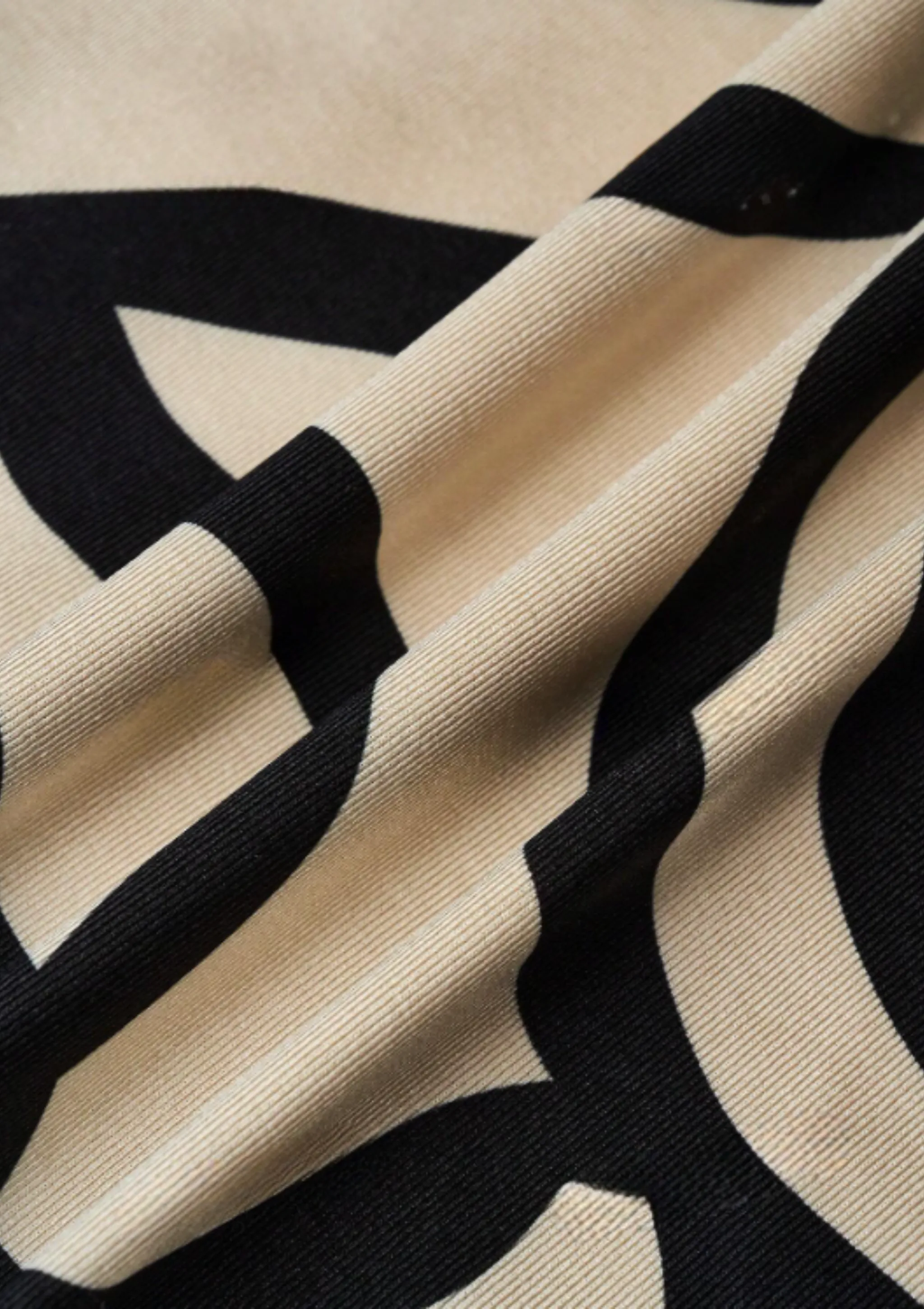 ELMA EXAGGERATED FLORAL SKIRT SET sold by hitheredarling product image thumbnail 4