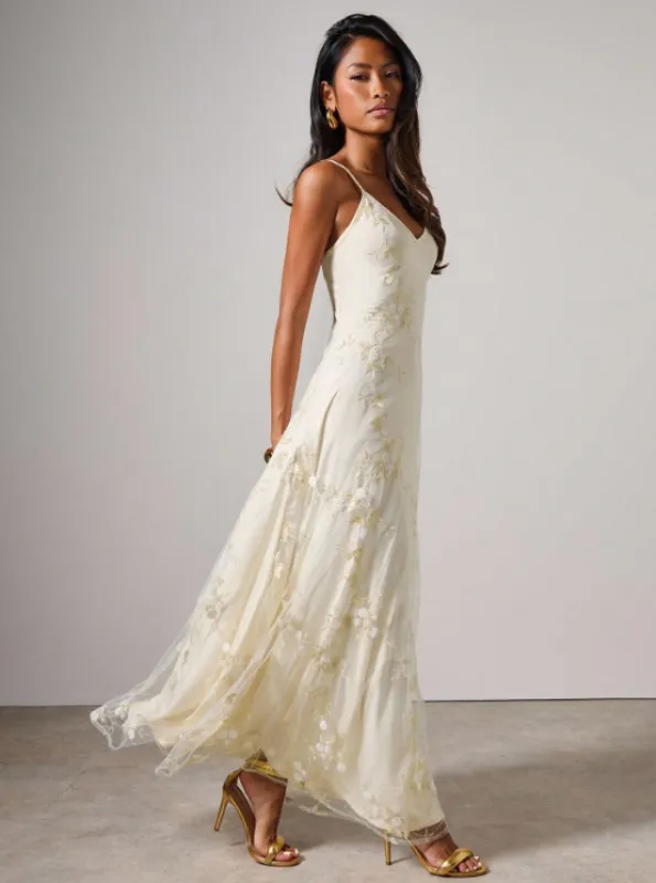 KELLY EMBROIDERY FLORAL MAXI DRESS sold by hitheredarling