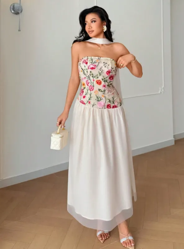 Daisy Embroidery Maxi Dress - Apricot sold by hitheredarling