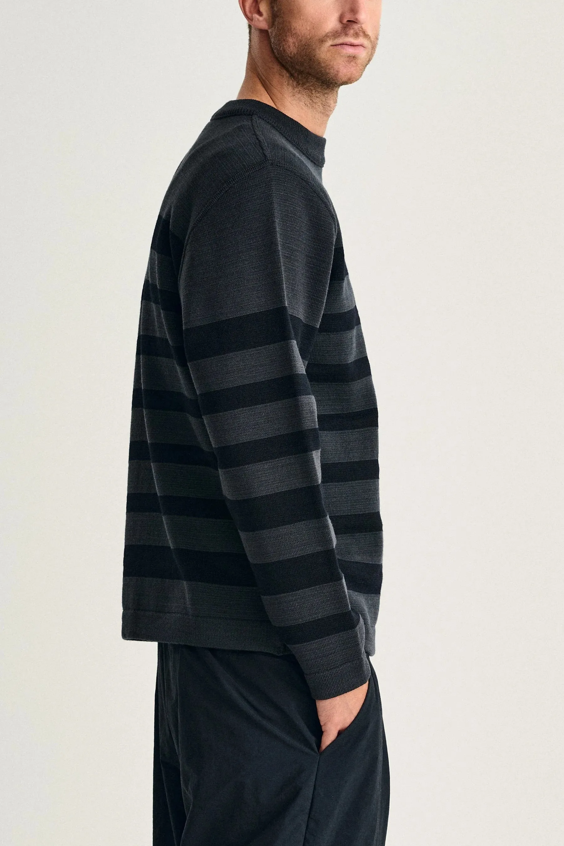 GIVEN-III crew neck | rund hals, molten grey / navy blue sold by S.N.S HERNING product image thumbnail 5