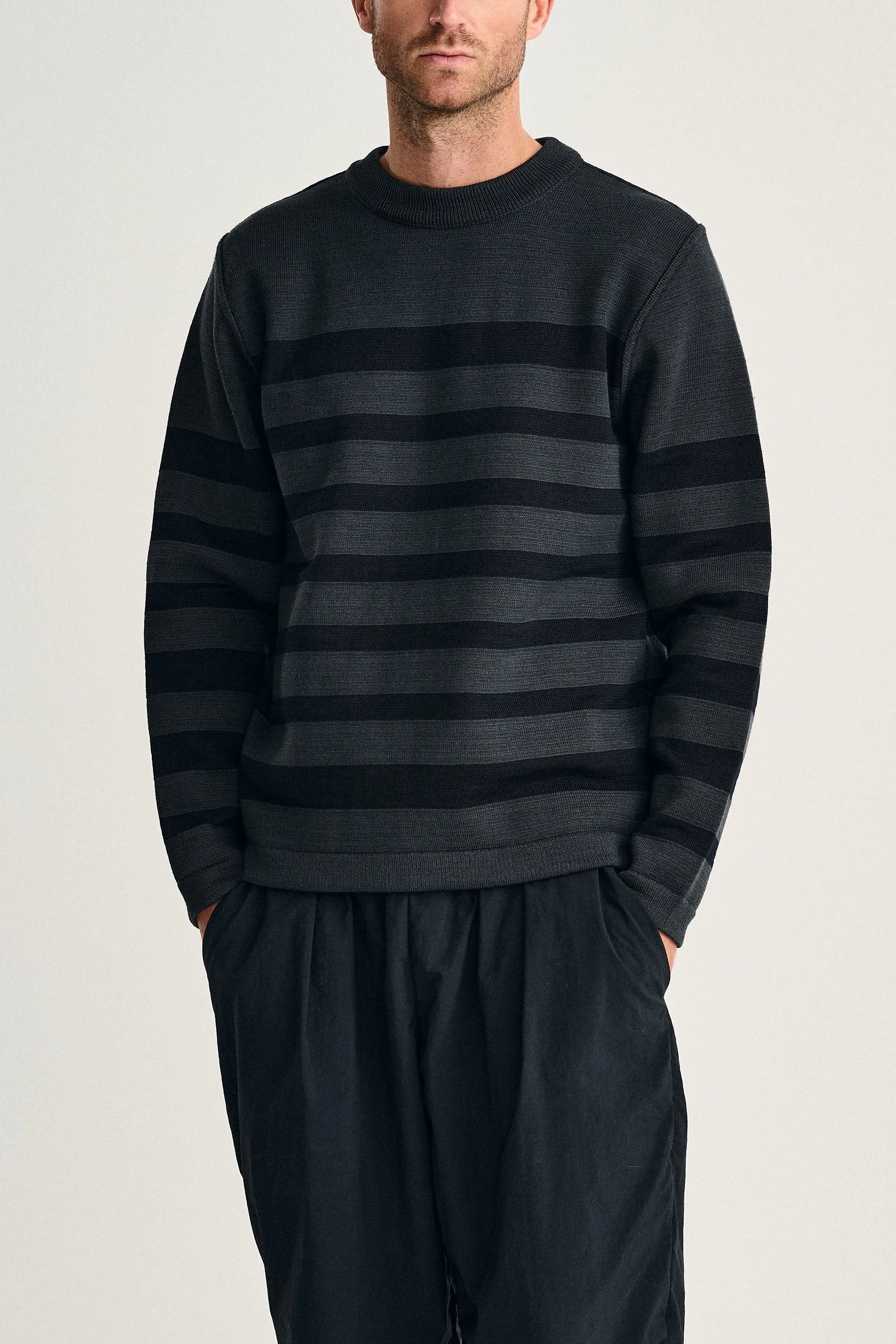 GIVEN-III crew neck | rund hals, molten grey / navy blue sold by S.N.S HERNING