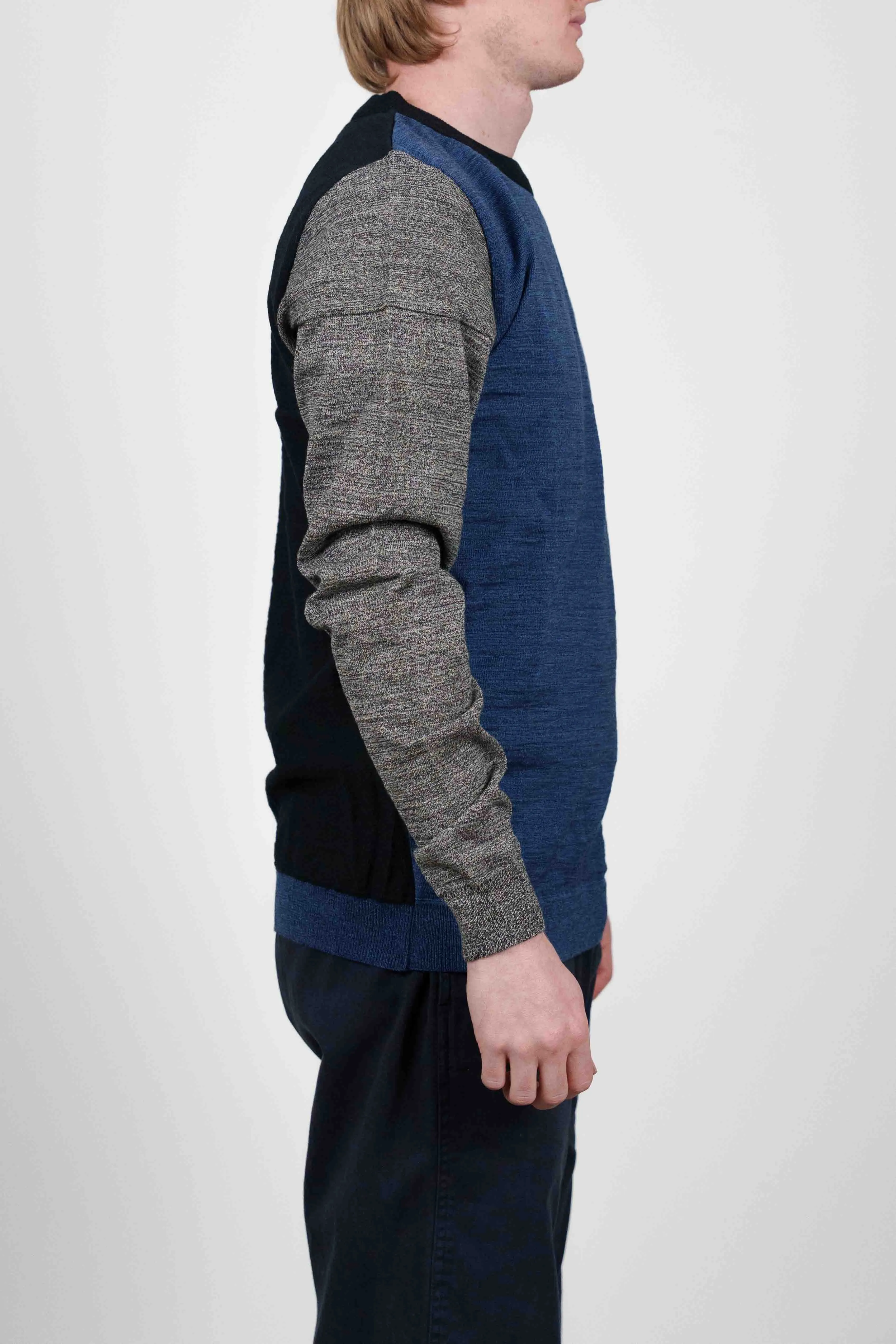 MIGRATION crew neck, blue static block sold by S.N.S HERNING product image thumbnail 3