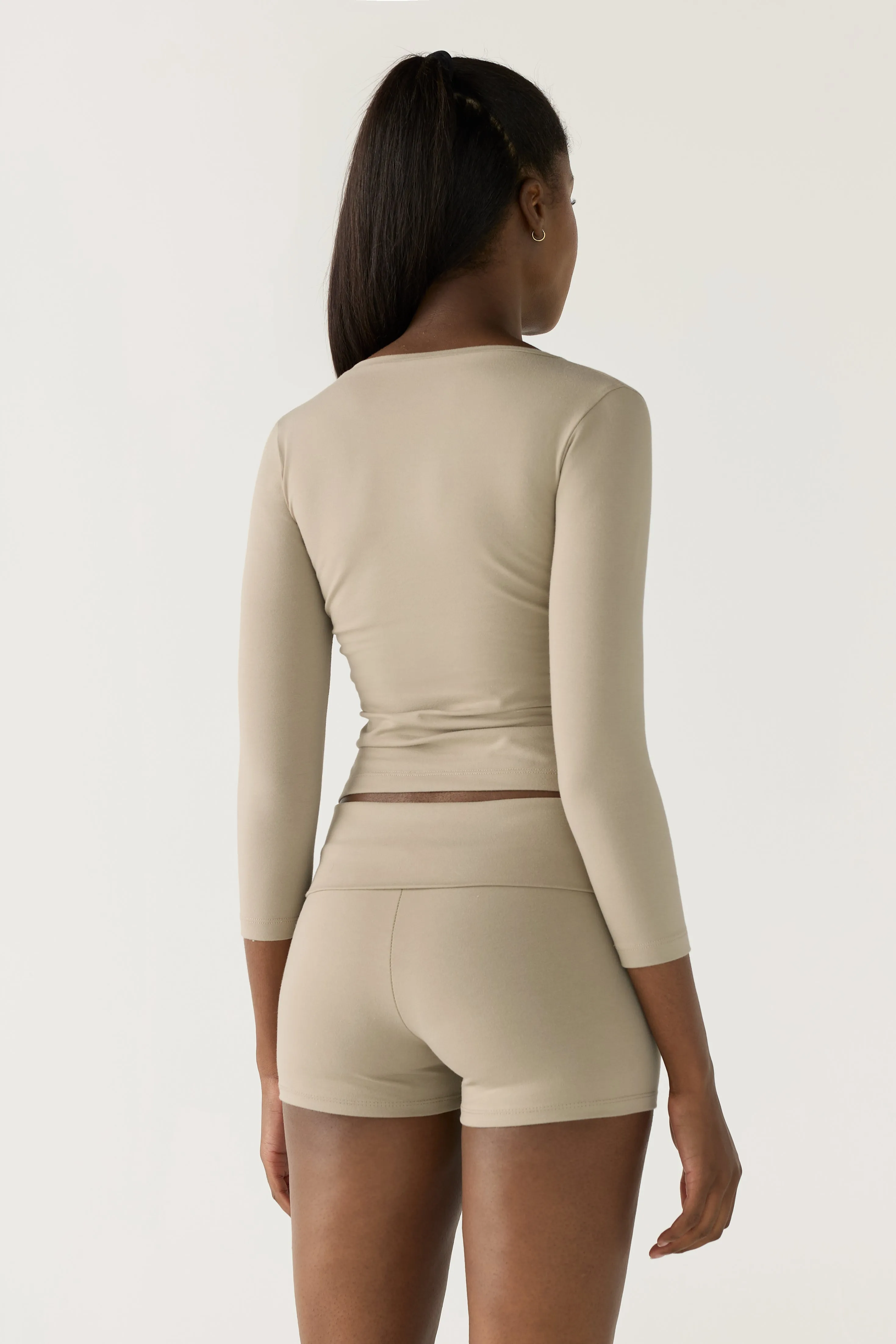 Leia V-Neck sold by Tea You product image thumbnail 4