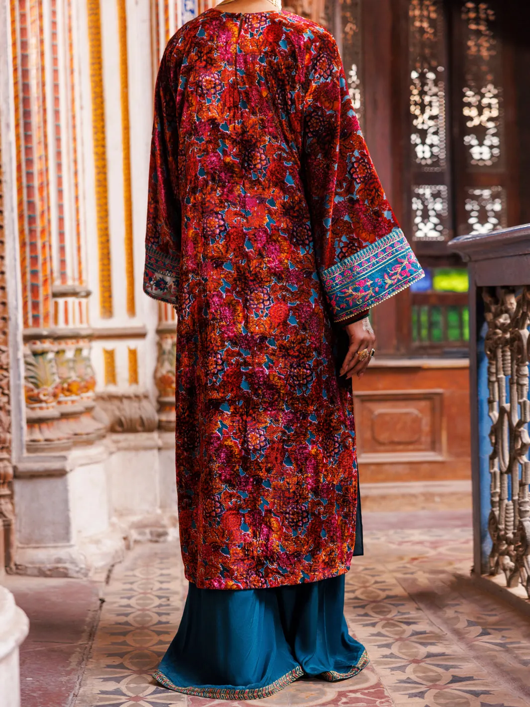 MAROON VELVIT 2PC STITCHED | AL-LS-LKS-CD-04-534 sold by Junaid Jamshed product image thumbnail 2