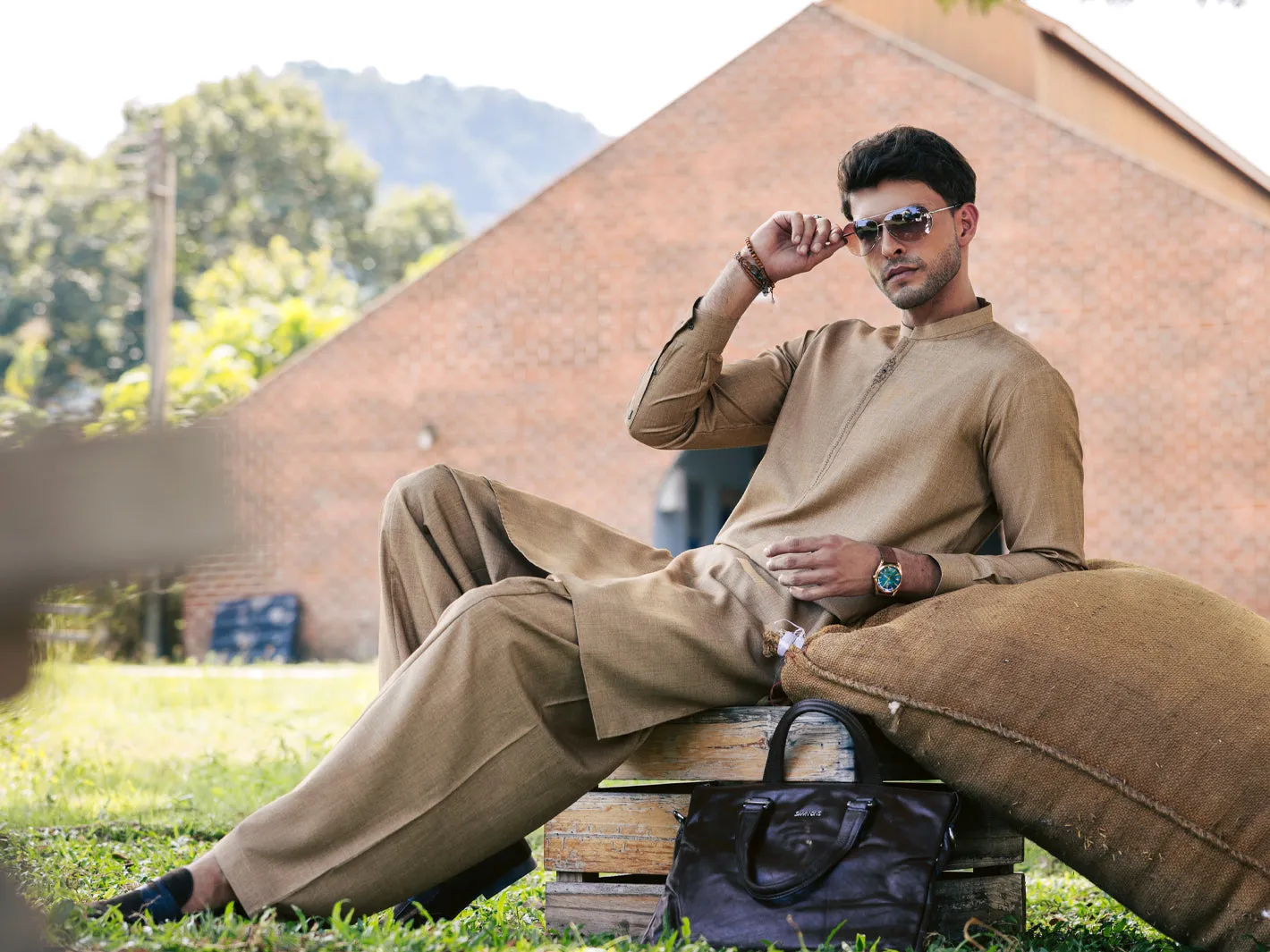 BEIGE BLENDED KAMEEZ SHALWAR | AL-KS-3154/AM-6264B sold by Junaid Jamshed product image thumbnail 5