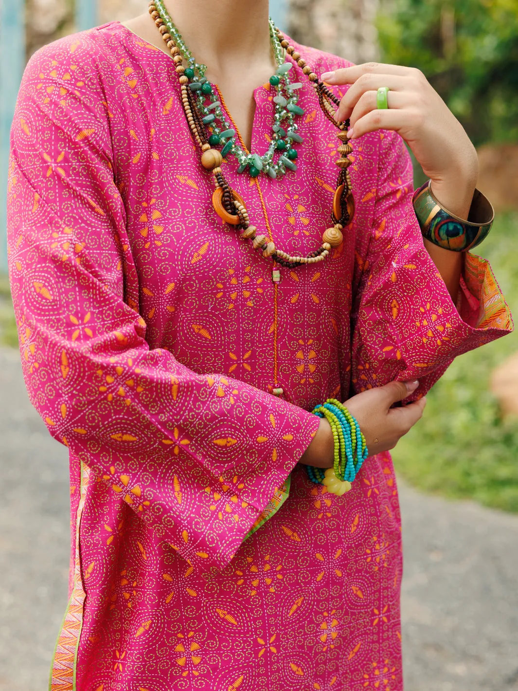 PINK LAWN KURTI | AL-LK-1040/FB-1040A sold by Junaid Jamshed product image thumbnail 3