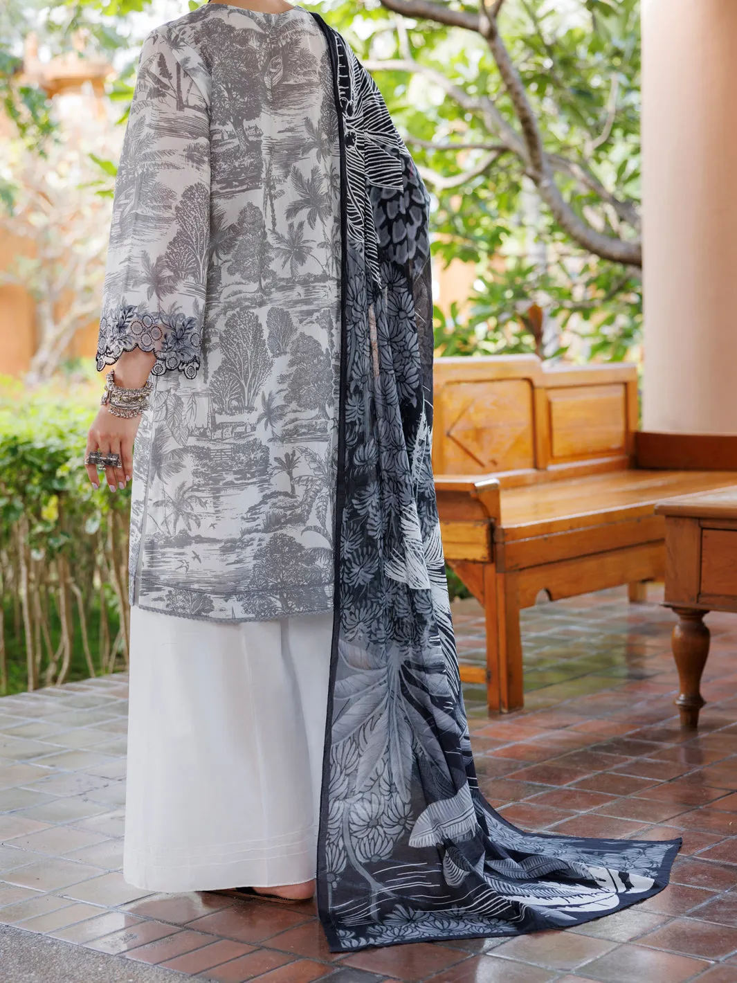 LIGHT GREY LAWN 3PC UNSTITCHED | ALP-3PS-2009 FB-2009A sold by Junaid Jamshed product image thumbnail 2