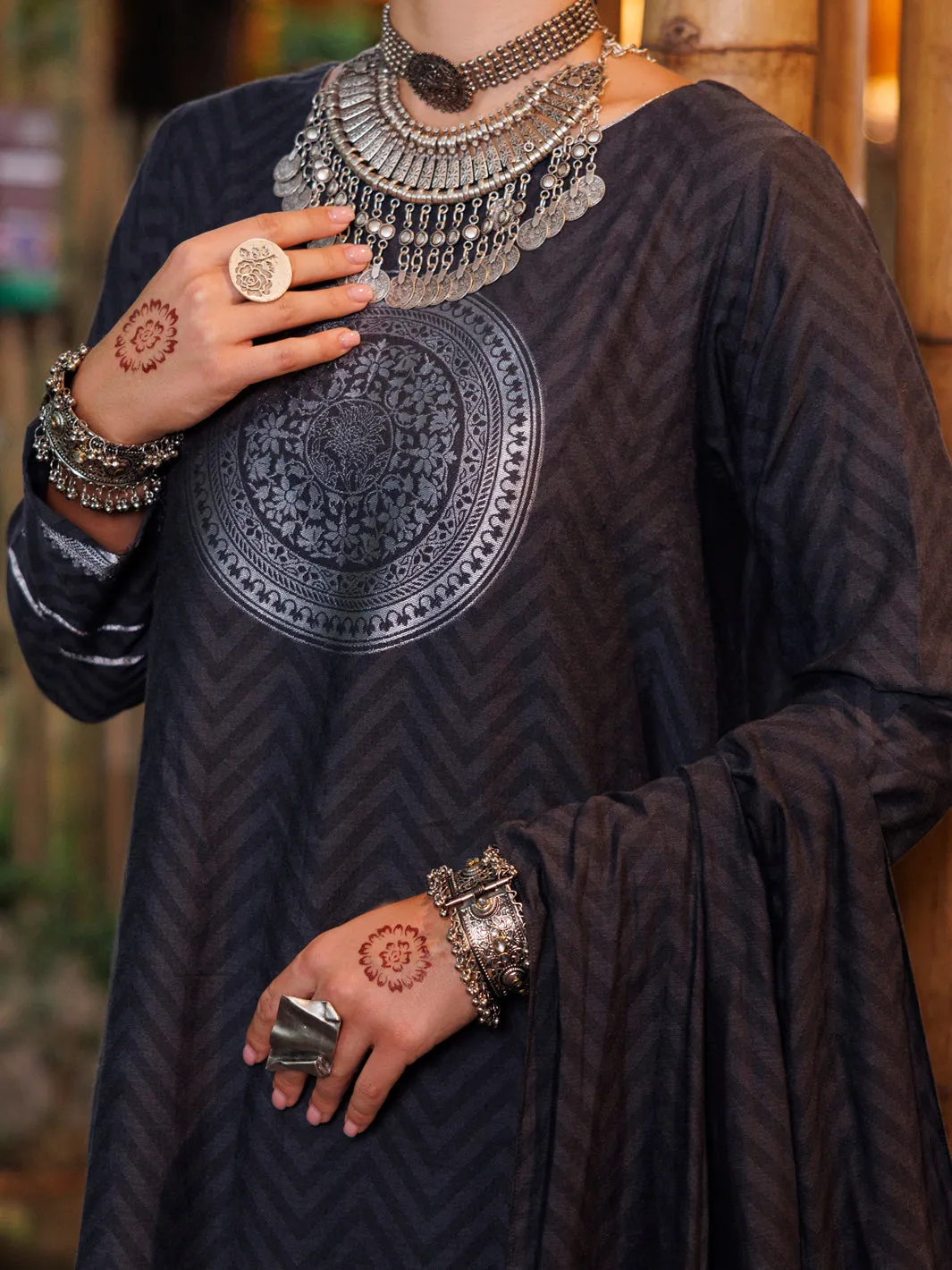 CHARCOAL GREY YARN DYED JACQUARD 3PC UNSTITCHED | ALP-3PS-2022 FB-2022A sold by Junaid Jamshed product image thumbnail 4