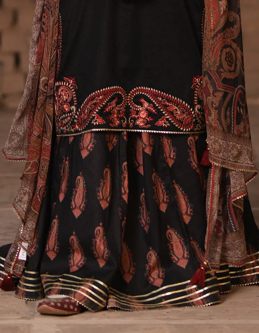 BLACK DOBBY 3PC STITCHED | JLAWN-S-25-016/S KASHMIRI-04 sold by Junaid Jamshed product image thumbnail 4