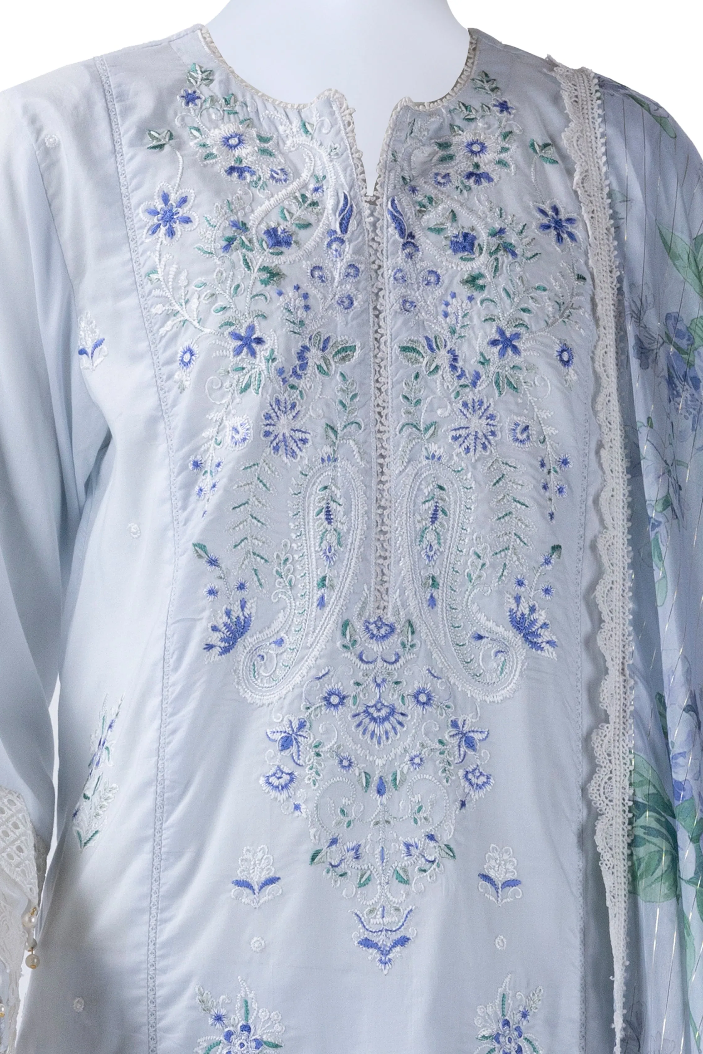 PURPLE LAWN 3PC STITCHED | JLAWN-S-25-823/S LUXE-A-03 sold by Junaid Jamshed product image thumbnail 3