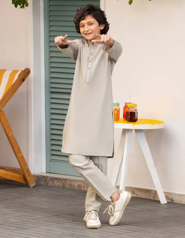 GREEN BLENDED KURTA TROUSERS | JCKP-A-39255/S25/JJ9620-SF sold by Junaid Jamshed