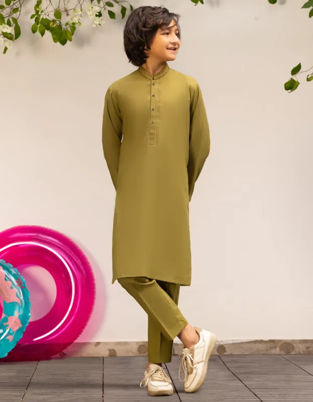 OLIVE GREEN BLENDED KURTA TROUSERS | JCKP-S-46524/S25/JJ9377-FL sold by Junaid Jamshed