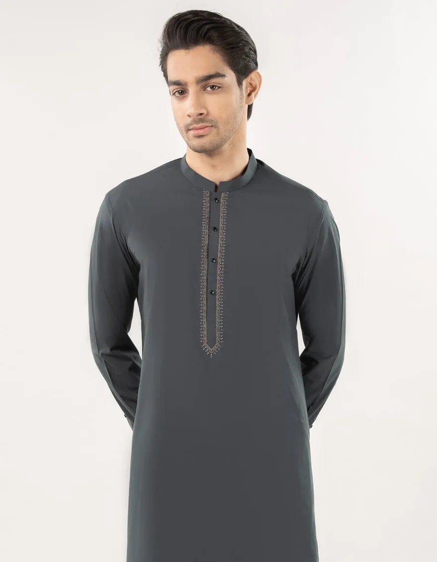 GREEN BLENDED KURTA TROUSERS | JJKP-A-50015/S25/JJ10016-SF sold by Junaid Jamshed product image thumbnail 2
