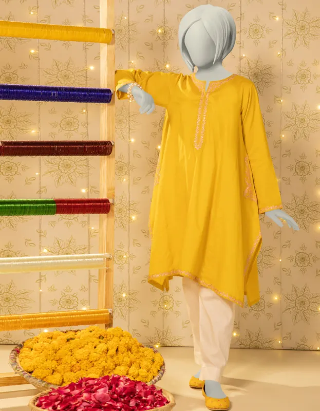 YELLOW LAWN KURTI | JYGK-S-JTS-25-4046 FB/MUQAISH-01 sold by Junaid Jamshed