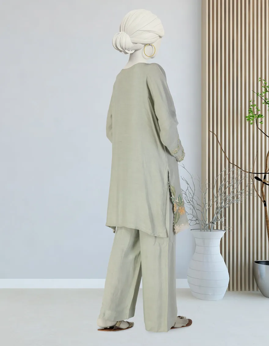 GREEN SILK 2PC STITCHED | JLAWN-S-JST-25-2061/ sold by Junaid Jamshed product image thumbnail 2