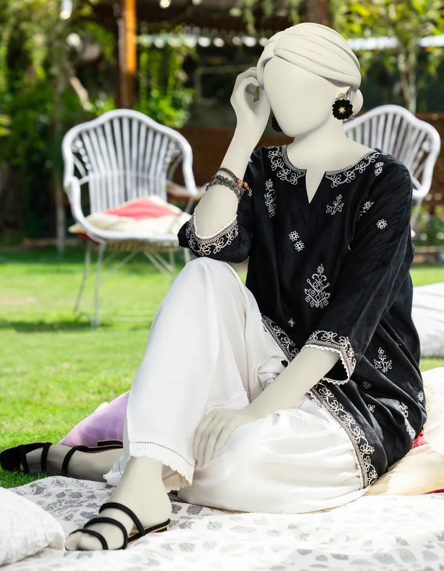 BLACK DOBBY KURTI | JJLK-S-JSS-25-450 FB sold by Junaid Jamshed product image thumbnail 3