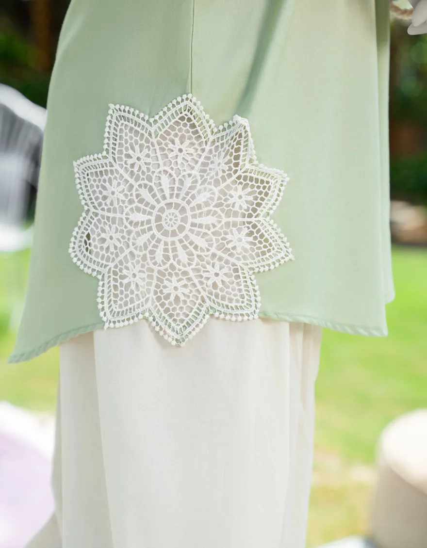 GREEN LAWN KURTI | JJLK-S-JSS-25-437 FB sold by Junaid Jamshed product image thumbnail 4