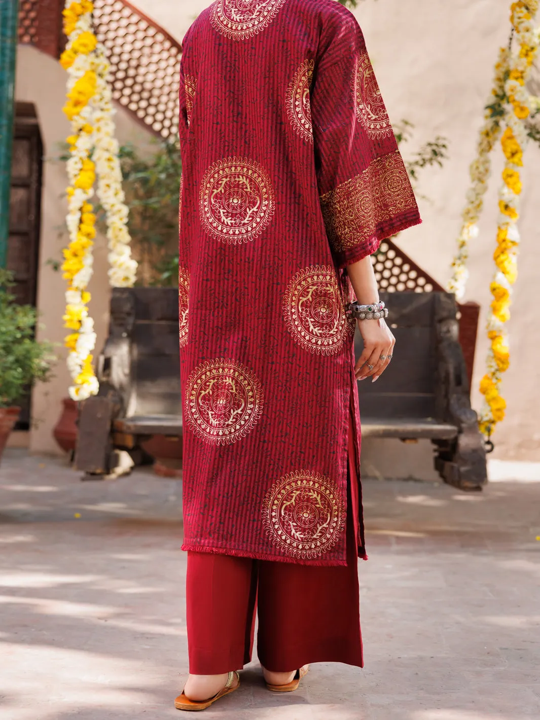MAROON DOBBY KURTI | AL-LK-1061/FB-1061A sold by Junaid Jamshed product image thumbnail 2
