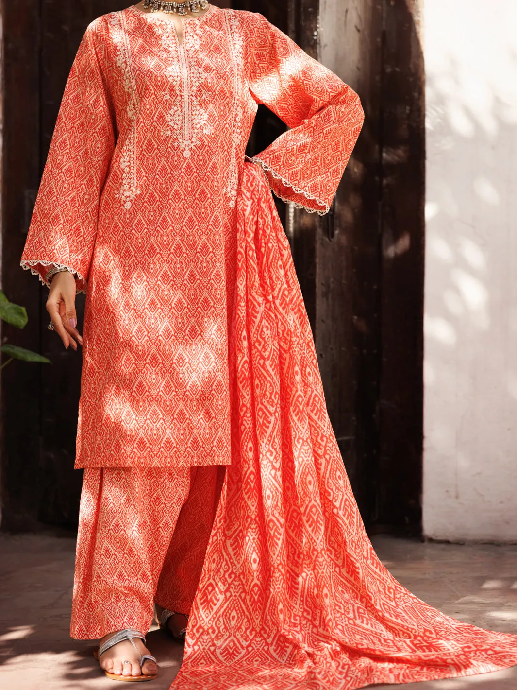 RED WHITE LAWN 3PC STITCHED | ALP-3PS-2129/S FB-2129A sold by Junaid Jamshed
