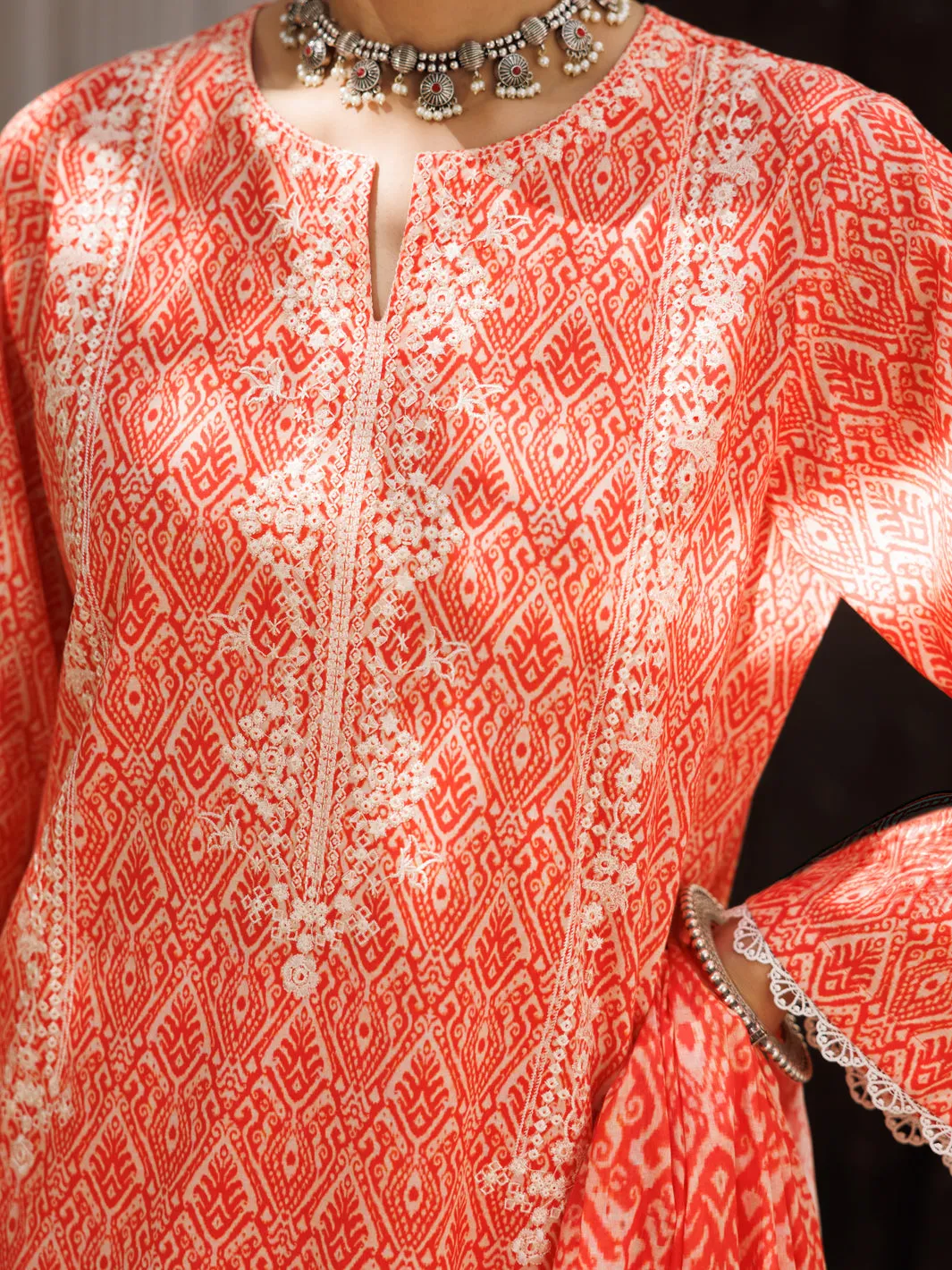 RED WHITE LAWN 3PC STITCHED | ALP-3PS-2129/S FB-2129A sold by Junaid Jamshed product image thumbnail 4