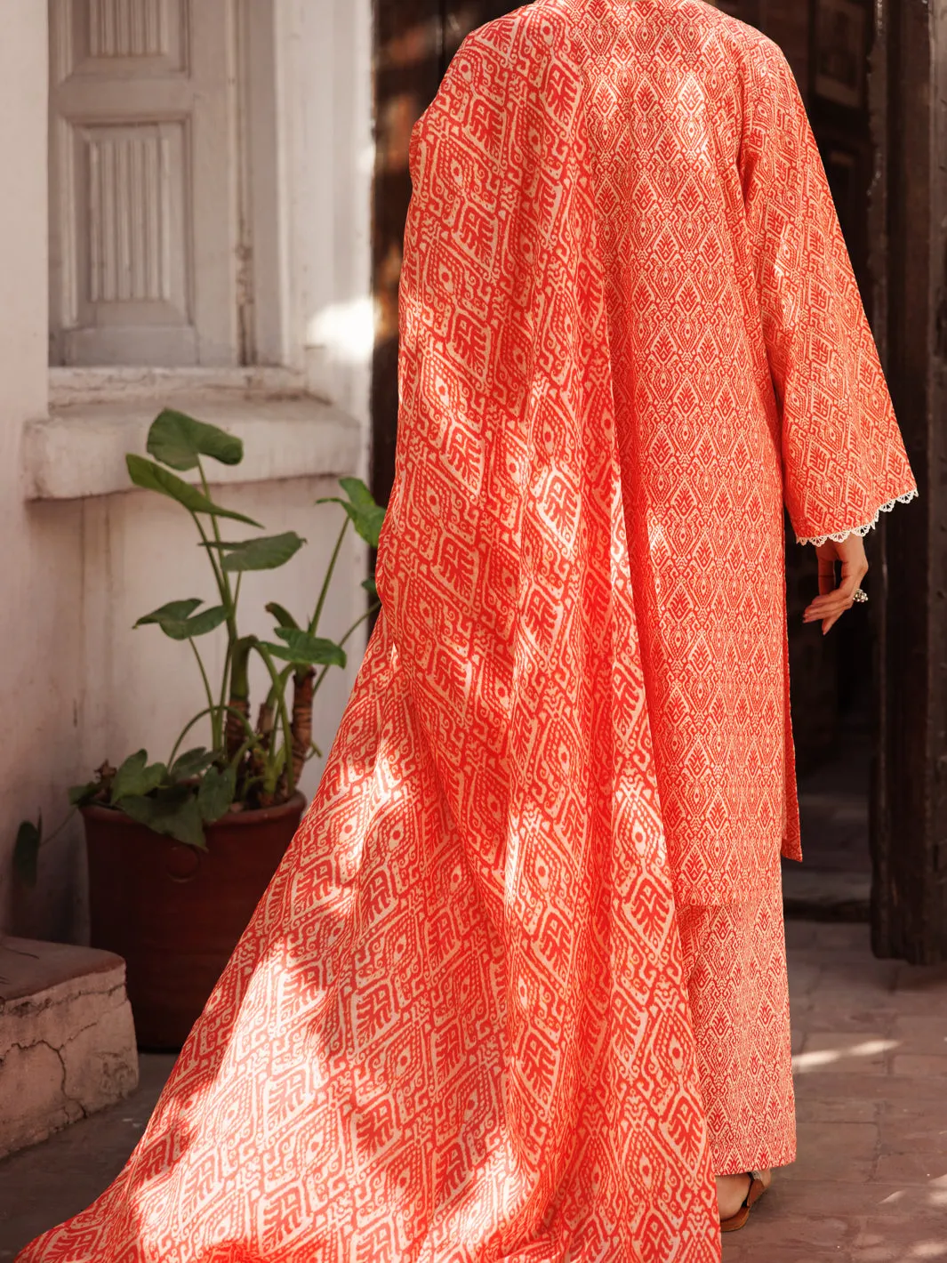 RED WHITE LAWN 3PC STITCHED | ALP-3PS-2129/S FB-2129A sold by Junaid Jamshed product image thumbnail 2