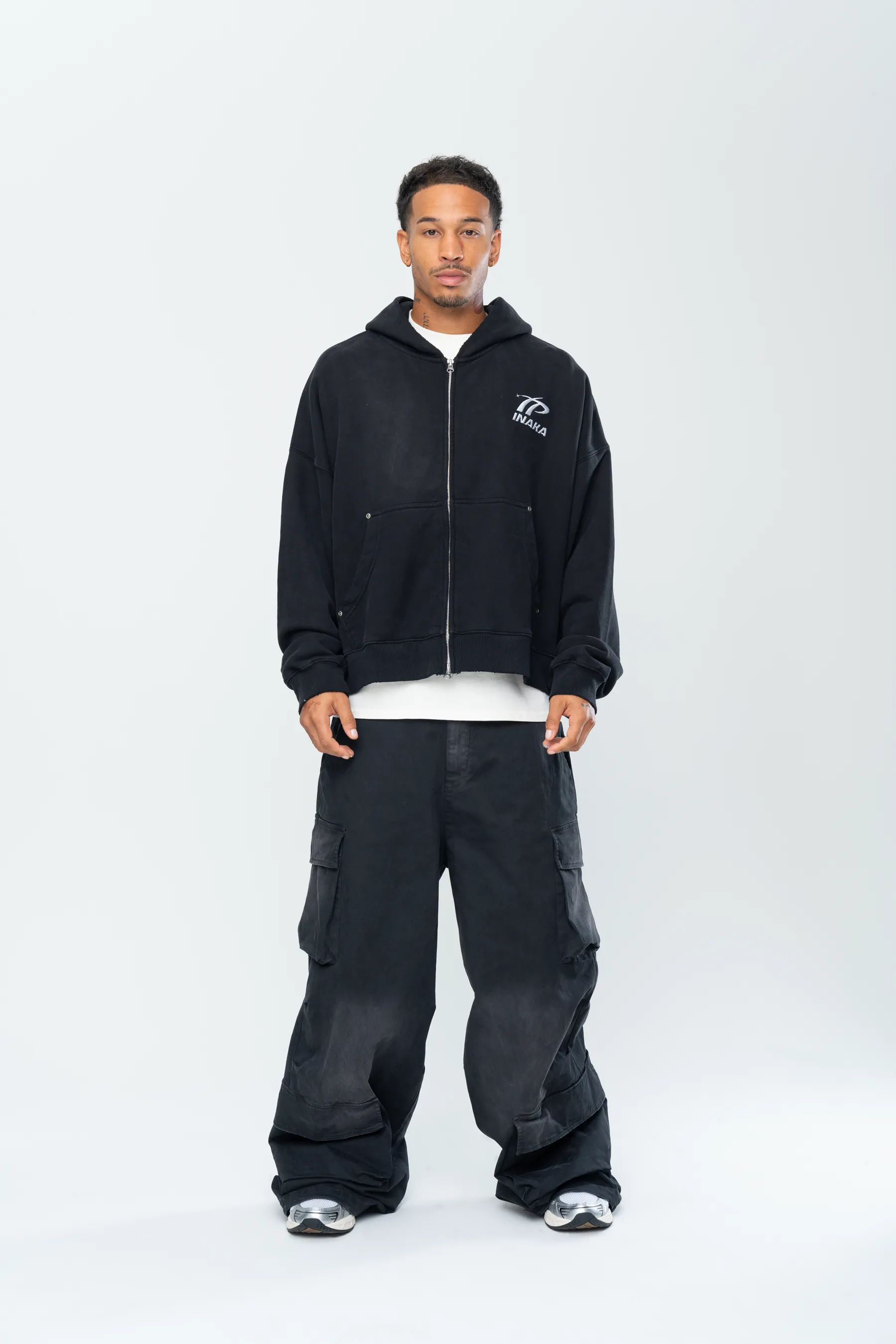 CROPPED DOUBLE ZIP HOODIE - VINTAGE BLACK sold by Inaka power product image thumbnail 2