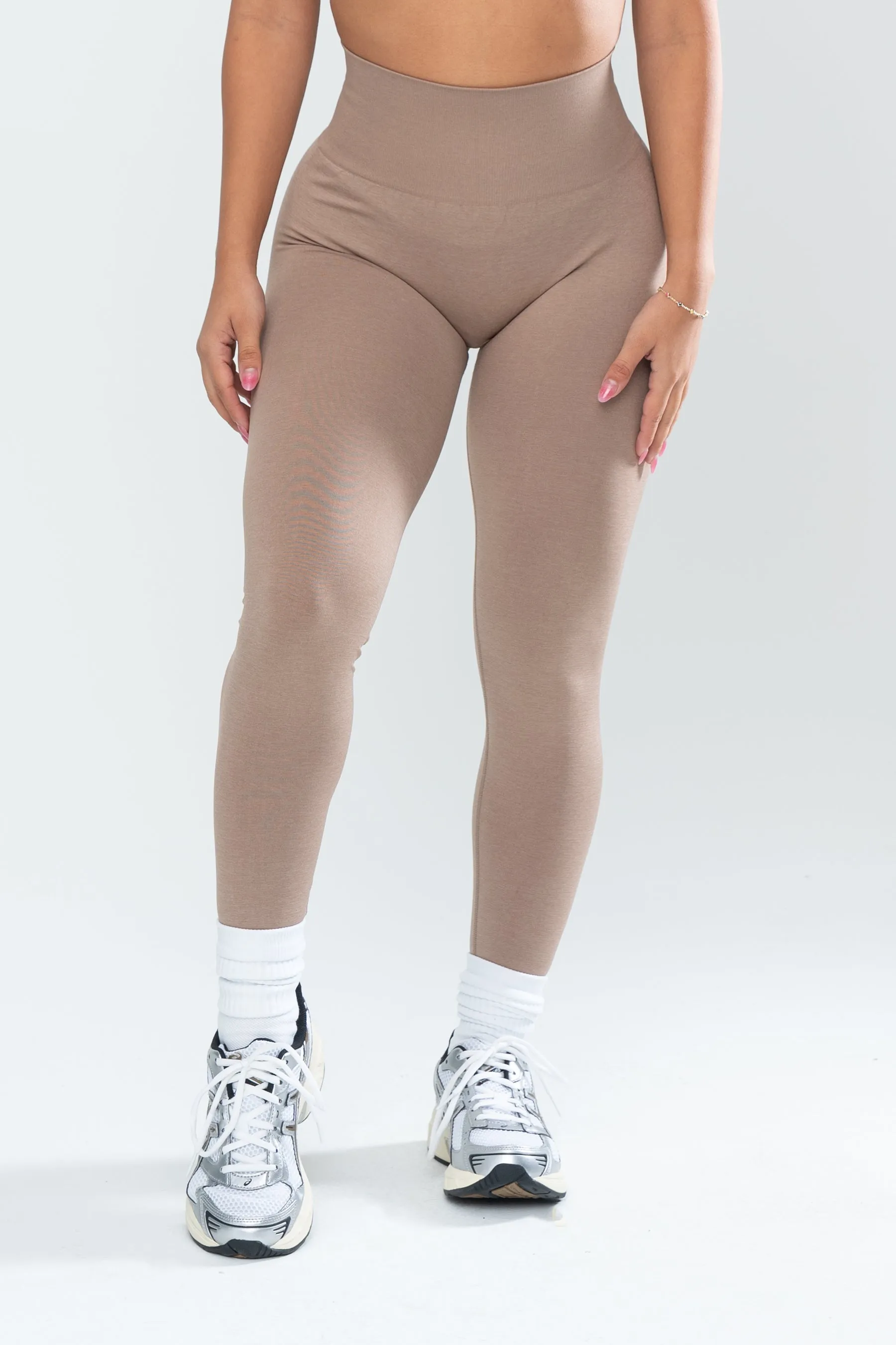 STELLA SEAMLESS LEGGINGS - OAK sold by Inaka power product image thumbnail 2