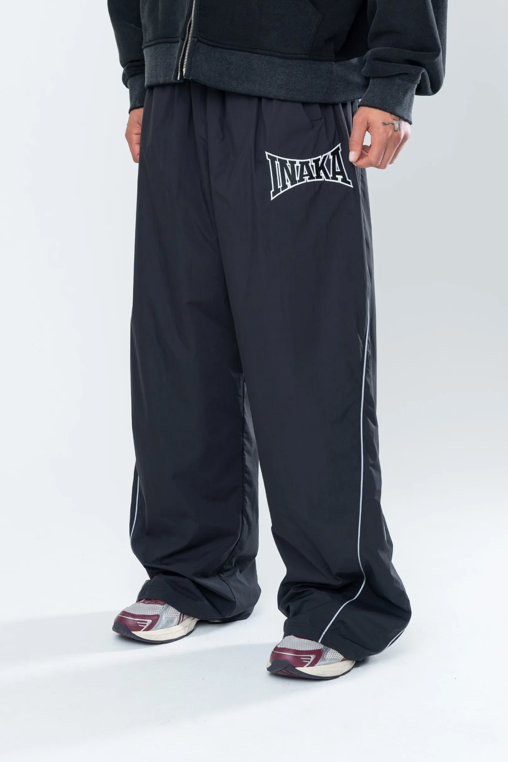 POWERSHOT BAGGY TRACKPANTS - BLACK sold by Inaka power product image thumbnail 4