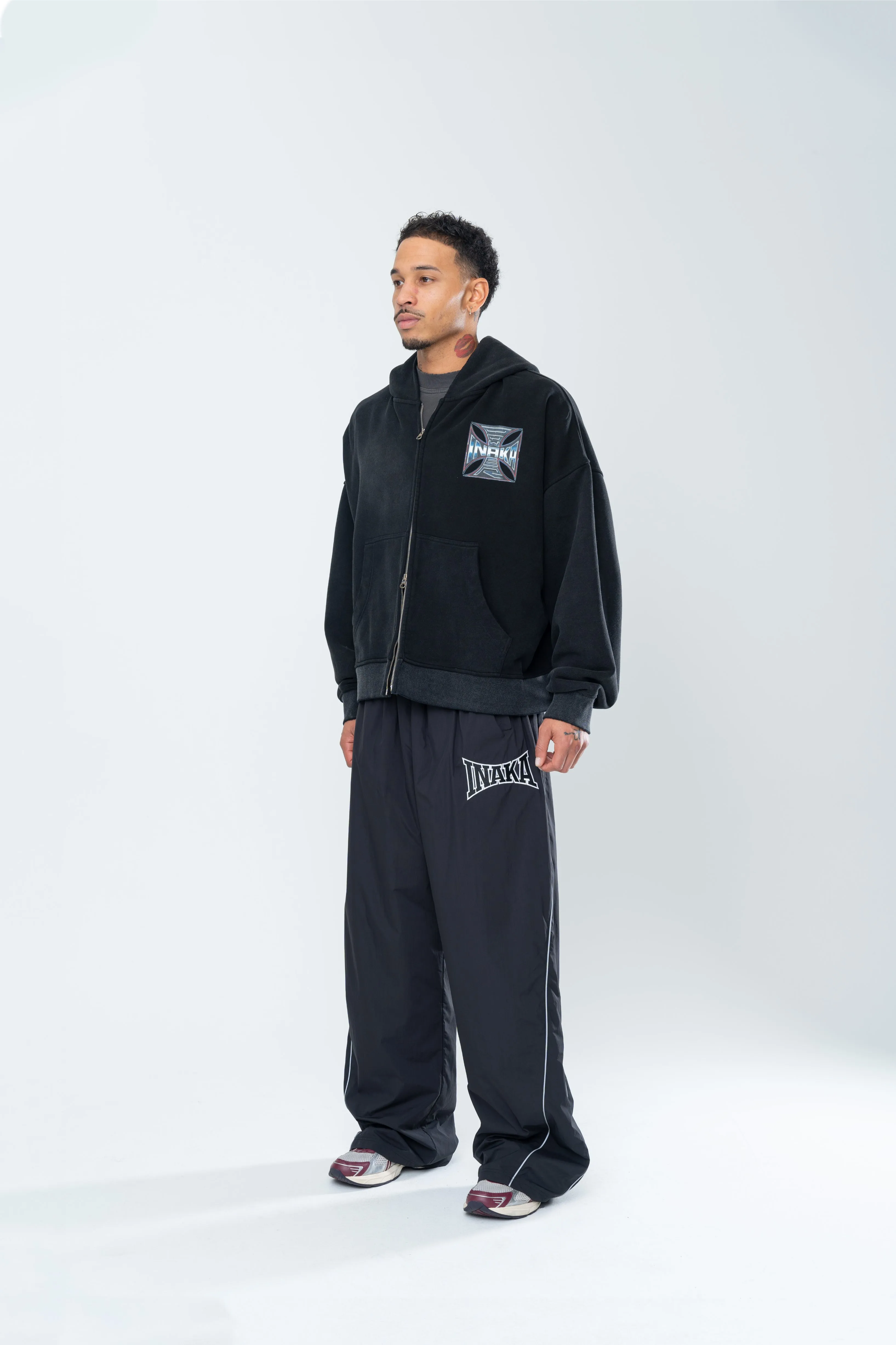 POWERSHOT BAGGY TRACKPANTS - BLACK sold by Inaka power product image thumbnail 3