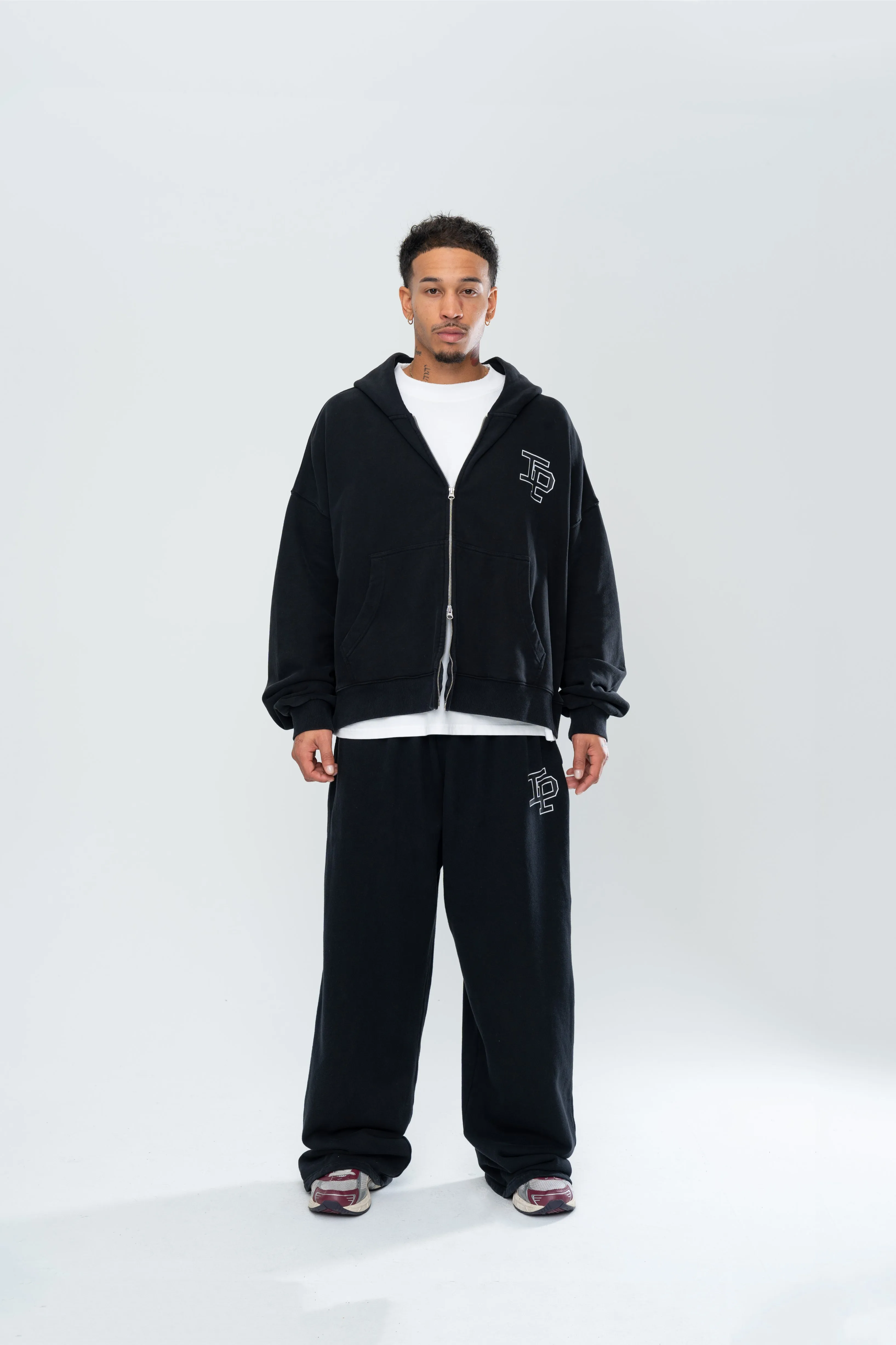 CLASSIC DOUBLE ZIP HOODIE - BLACK sold by Inaka power product image thumbnail 2