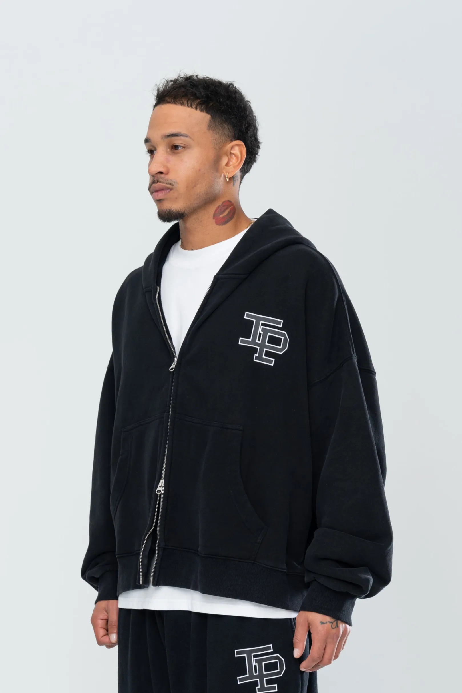 CLASSIC DOUBLE ZIP HOODIE - BLACK sold by Inaka power product image thumbnail 5