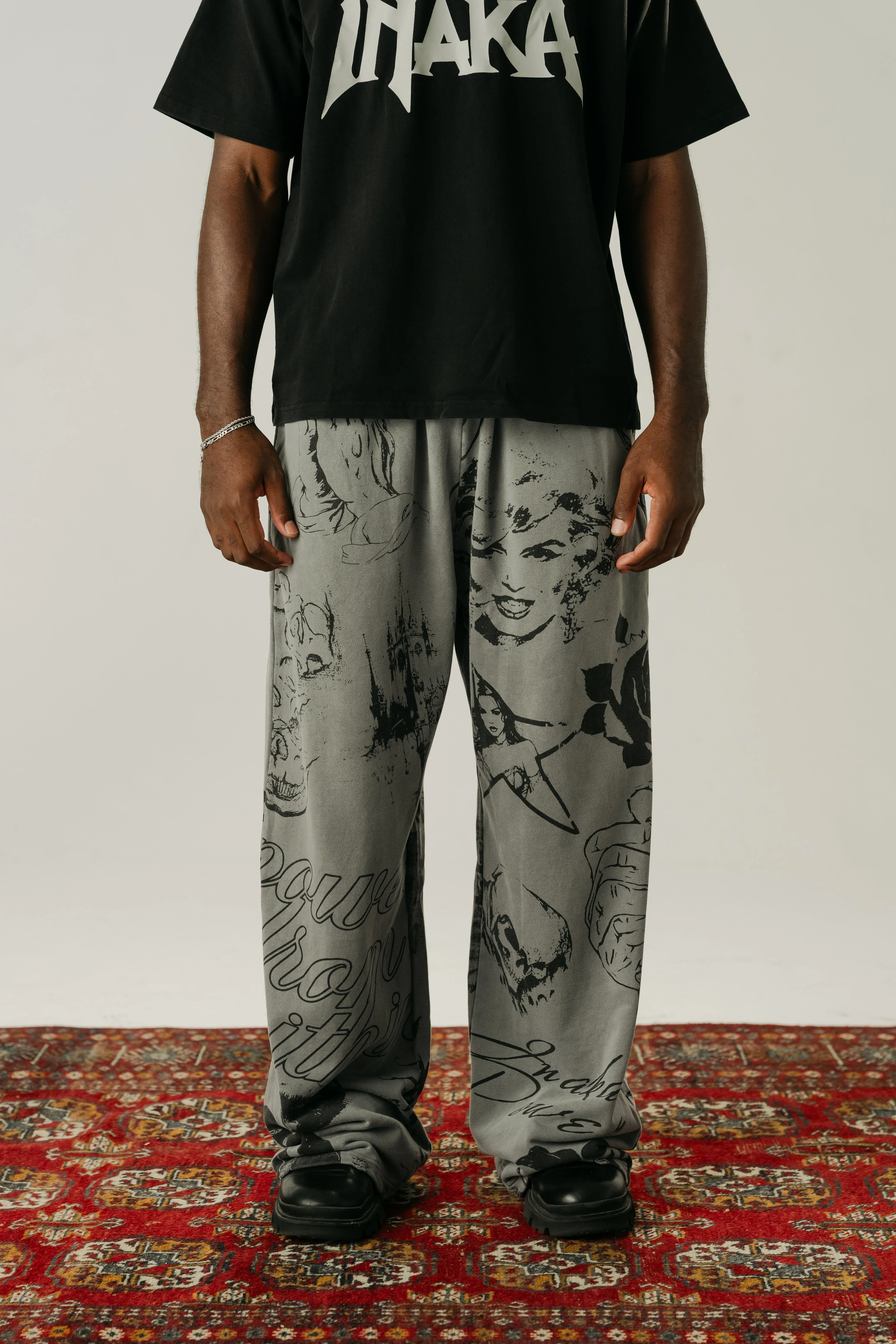 GHOST SKULL BAGGY SWEATS sold by Inaka power product image thumbnail 4