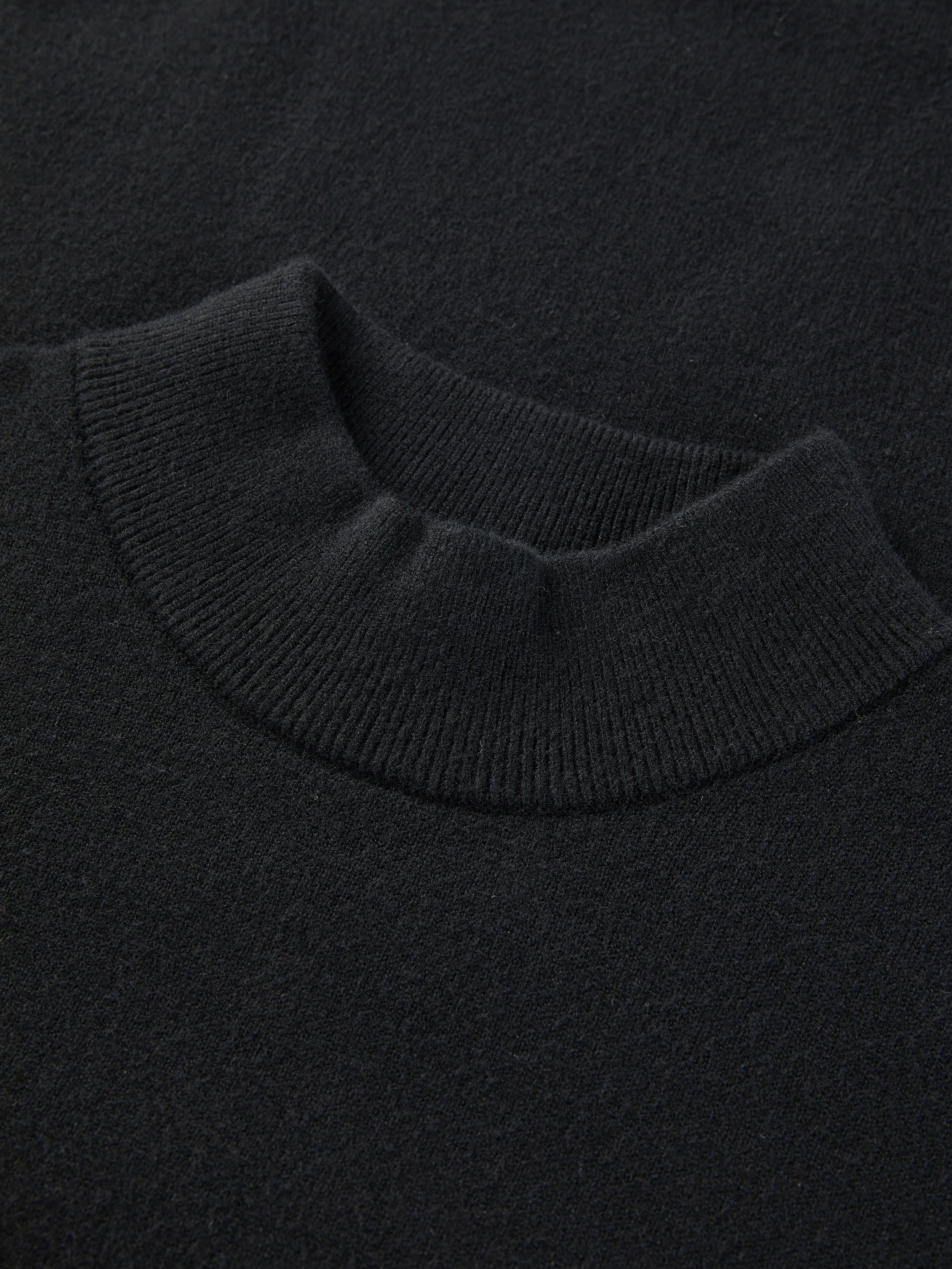 Men's Black Mock Neck Pullover sold by PEACEBIRD product image thumbnail 5