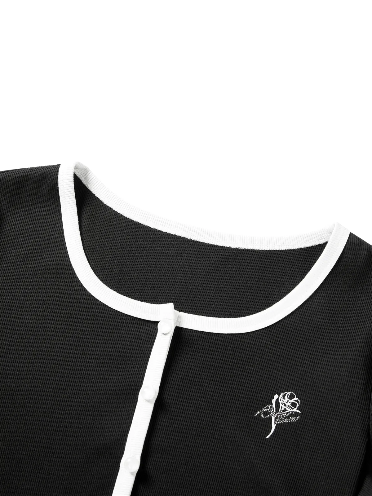 Women's U-Neck Contrast-Trim Cropped T-Shirt sold by PEACEBIRD product image thumbnail 4