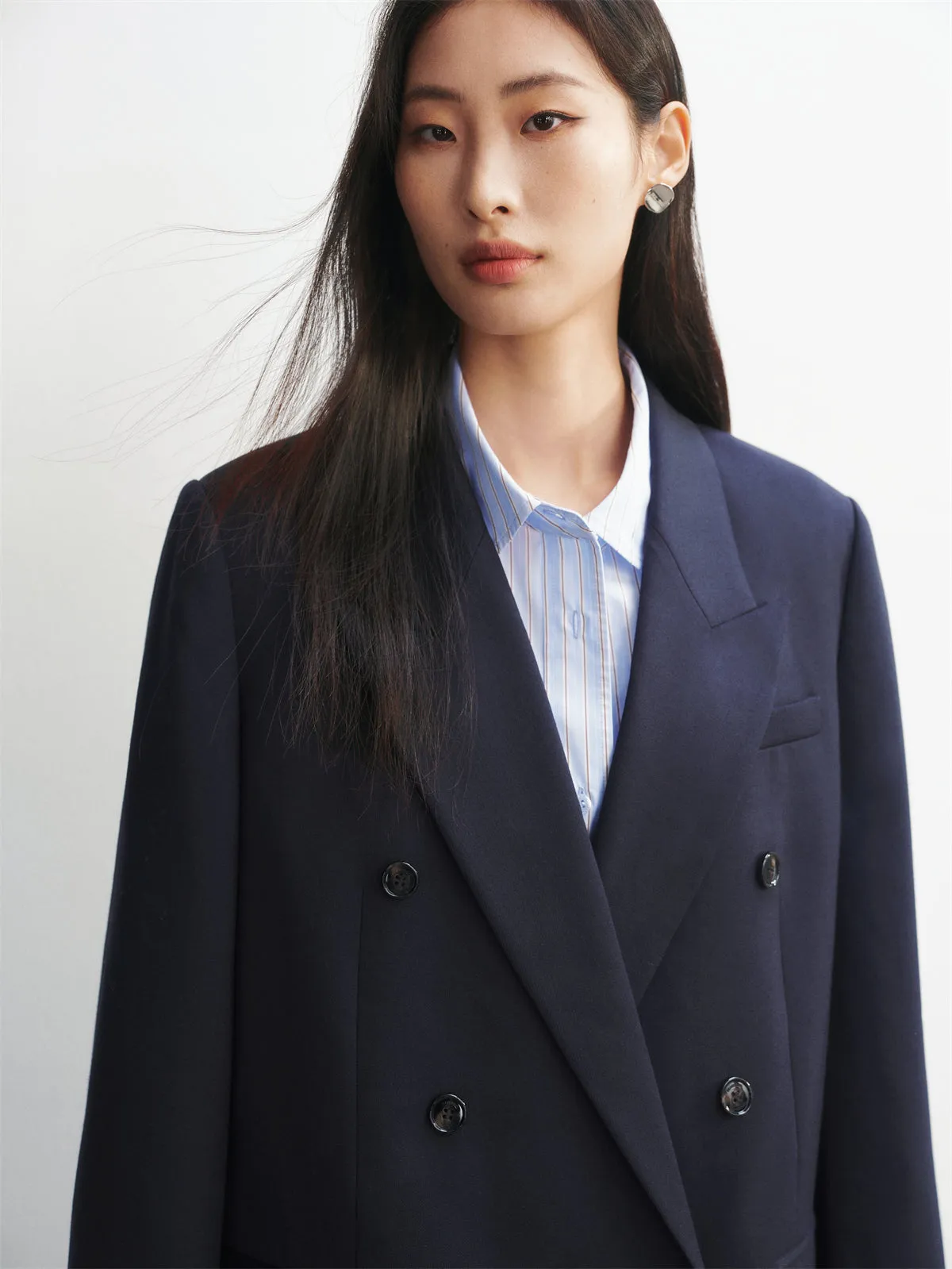 Women's Contrast Notch-Lapel Blazer sold by PEACEBIRD product image thumbnail 4