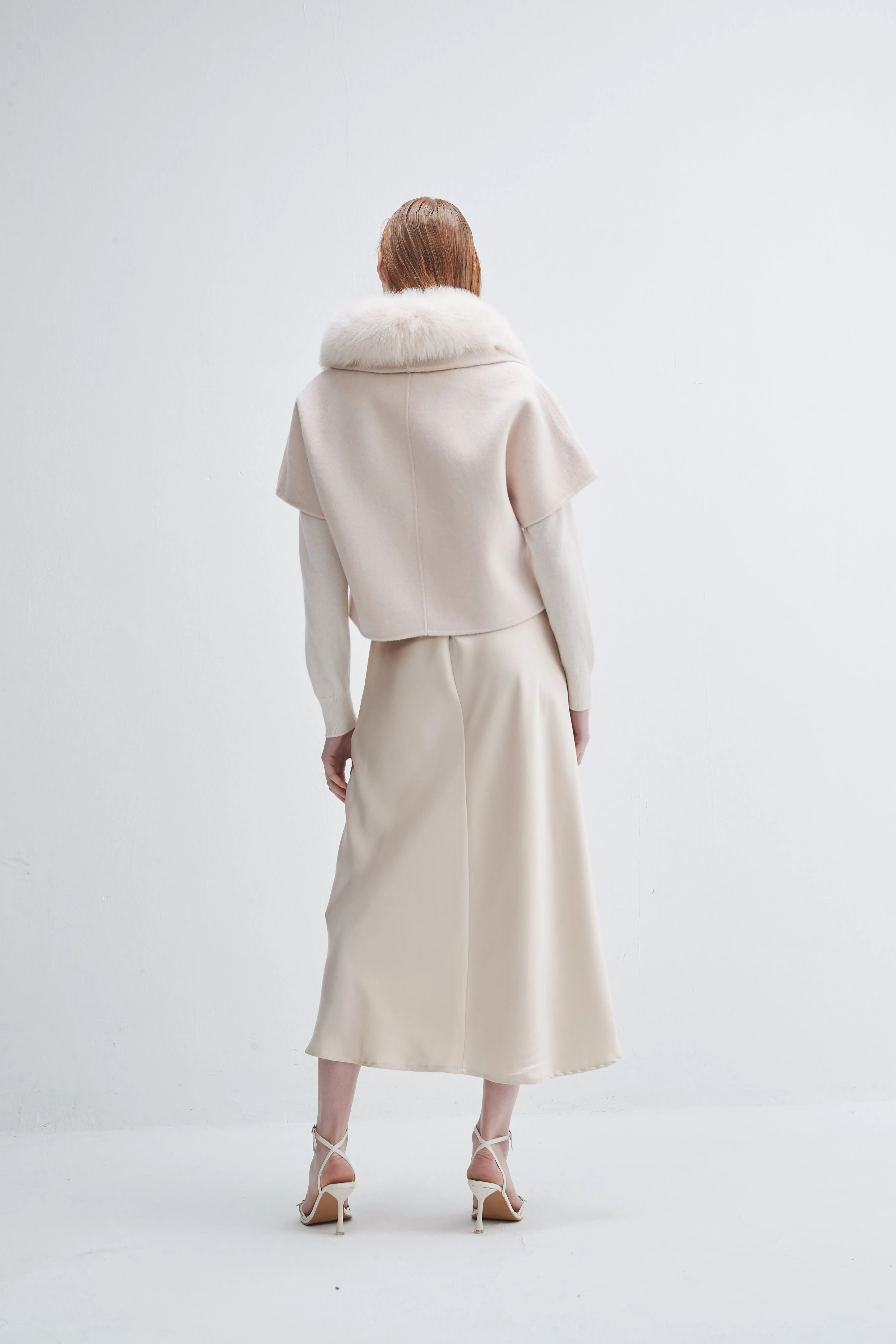 Short-sleeve Jacket with Fur Collar sold by Pissenlit product image thumbnail 5