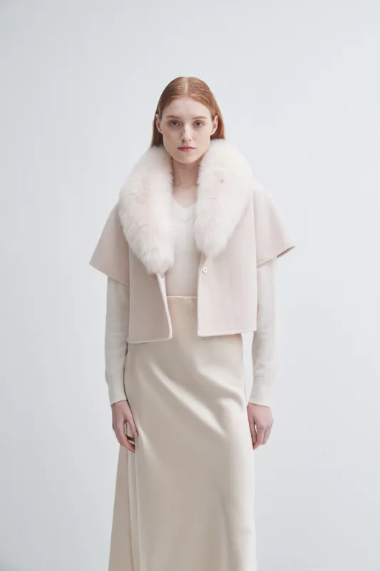 Short-sleeve Jacket with Fur Collar sold by Pissenlit