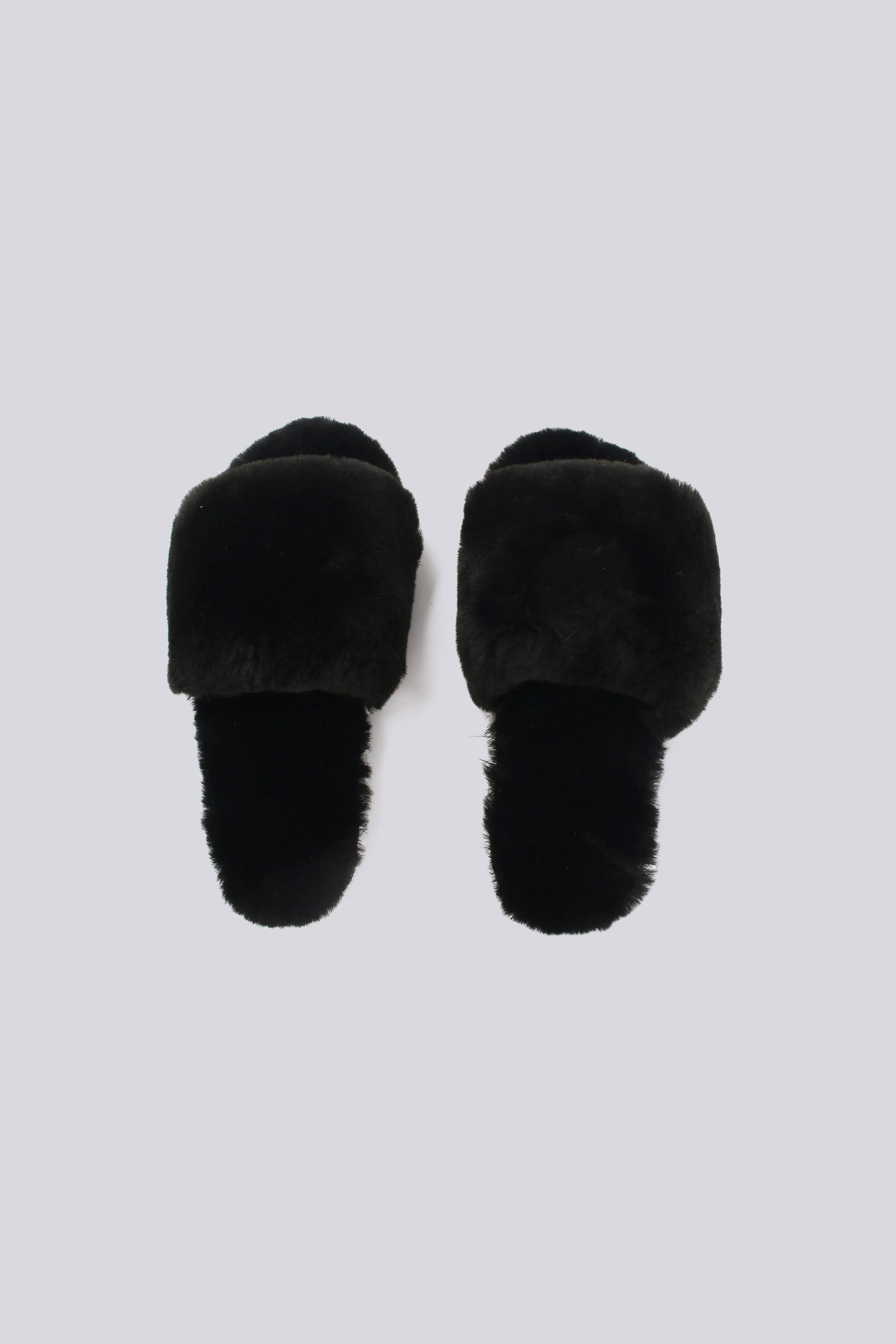 Sheepskin Fuzzy Slippers sold by Pissenlit