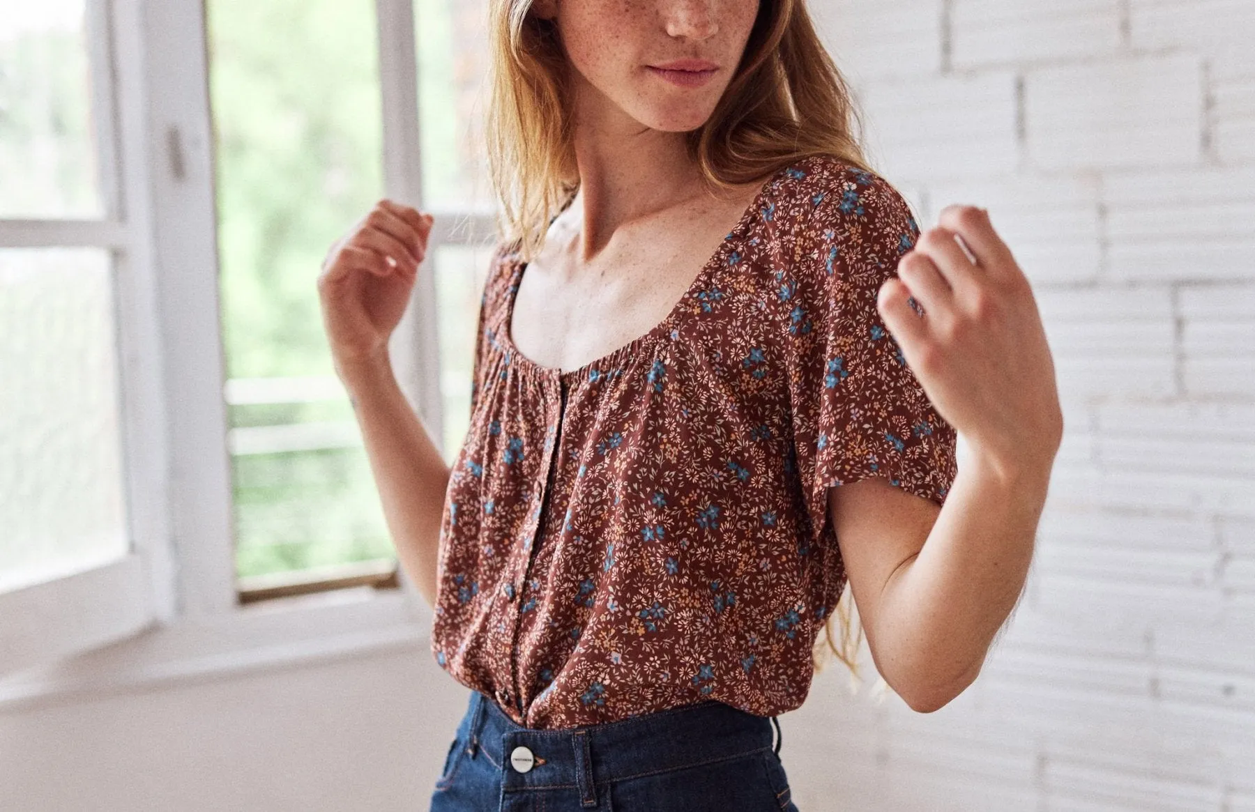 Clerke - Country Flowers Red sold by TWOTHIRDS product image thumbnail 3