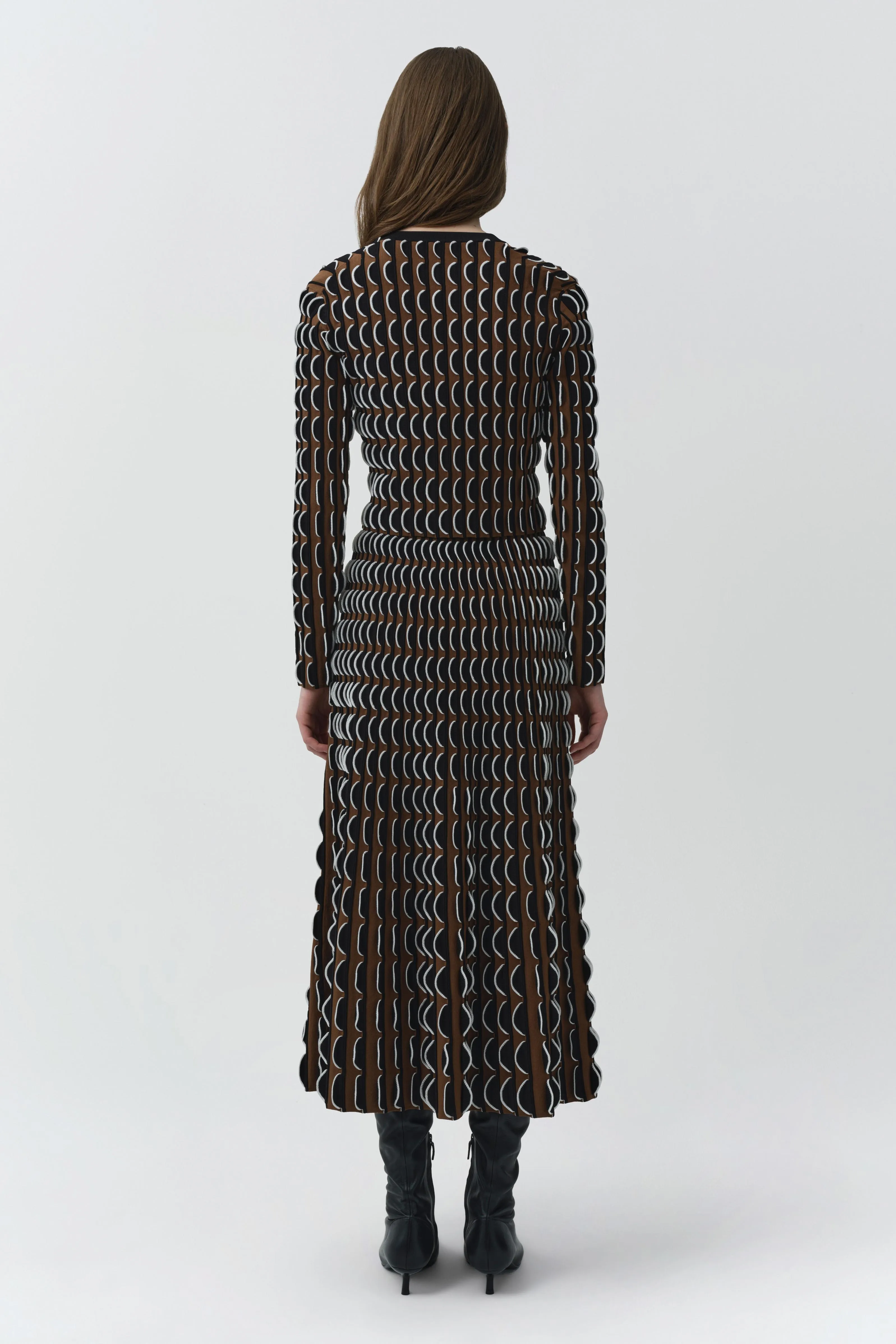 Ike Scalloped Compact Knit Midi Skirt sold by Simkhai product image thumbnail 4