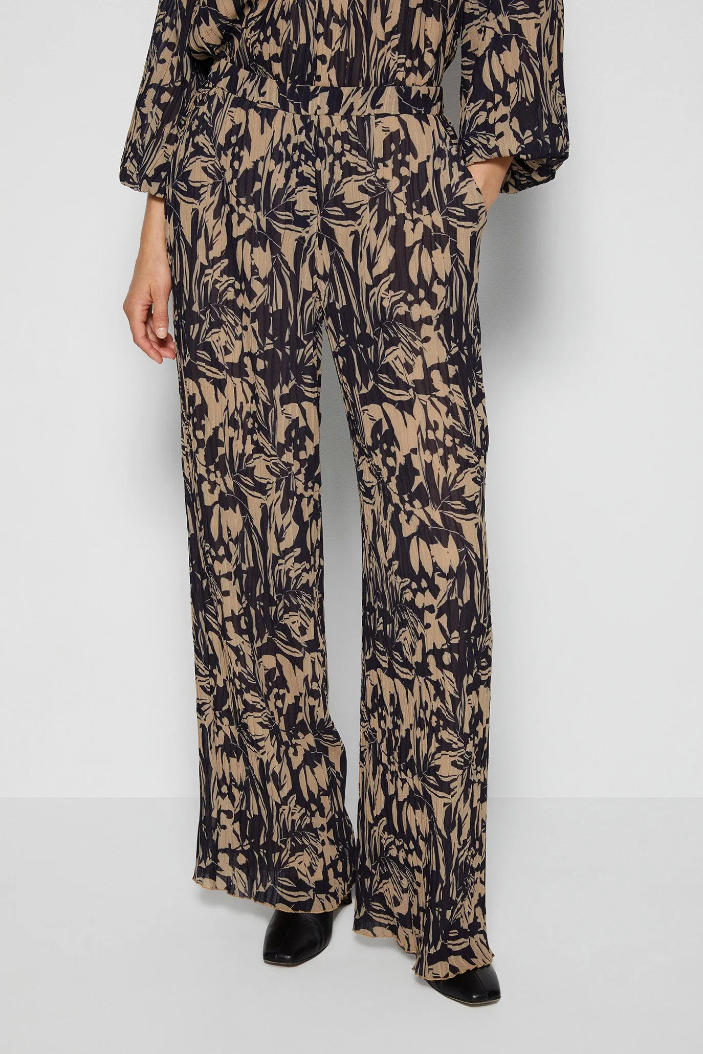 Bree Chiffon Pant sold by Simkhai product image thumbnail 2