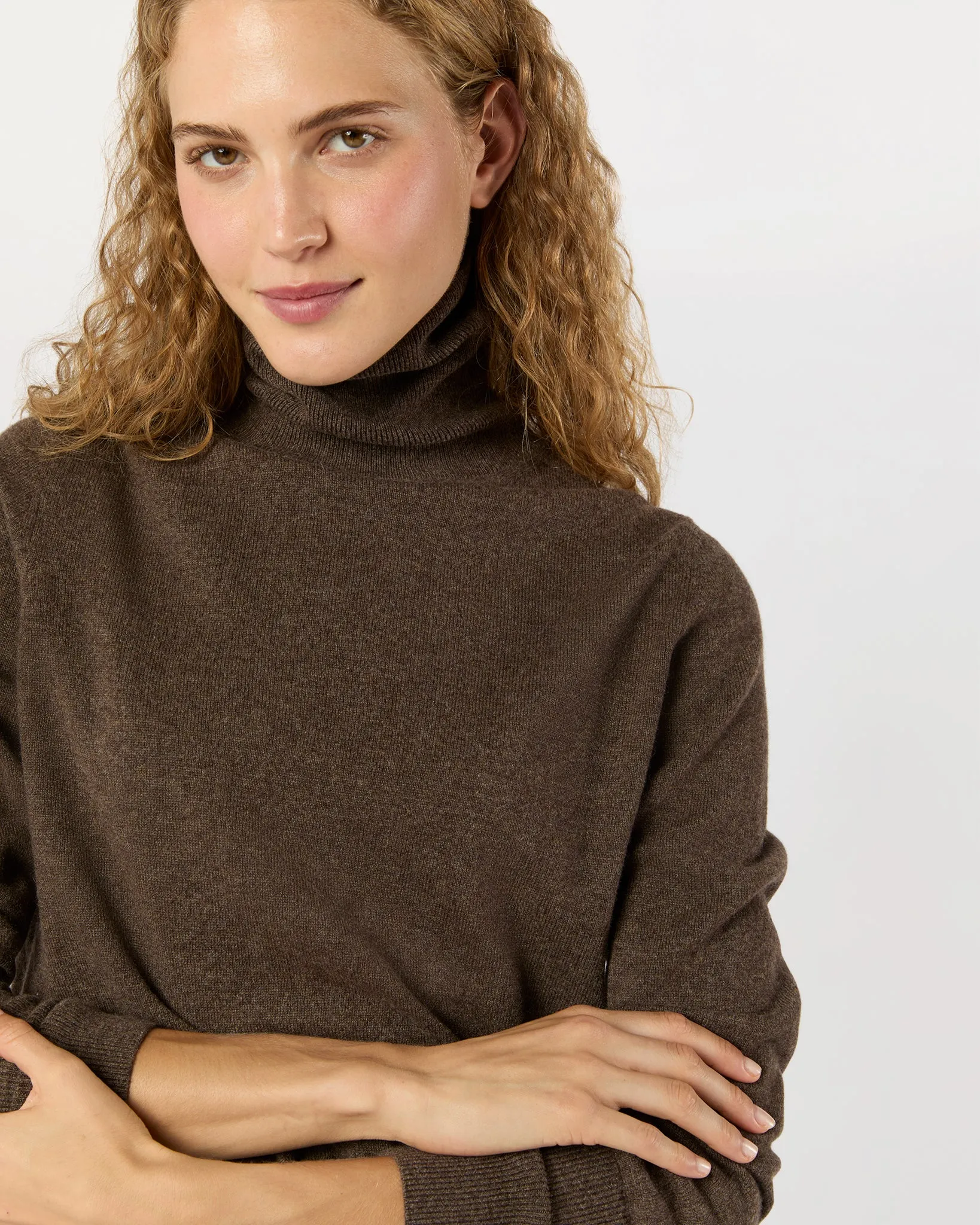 Kit Turtleneck Sweater in Heather Brown Cashmere sold by Mashburn product image thumbnail 5