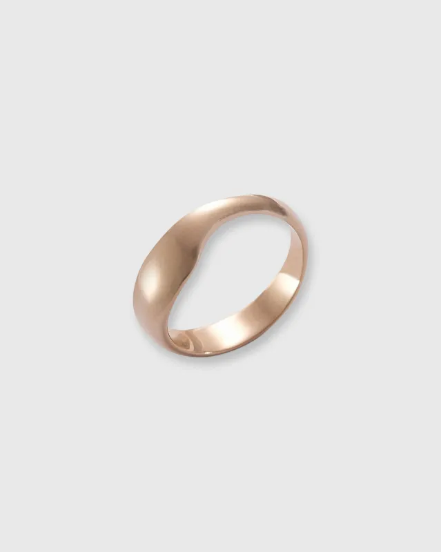 Oslo Thin Ring in Gold made by Mashburn
