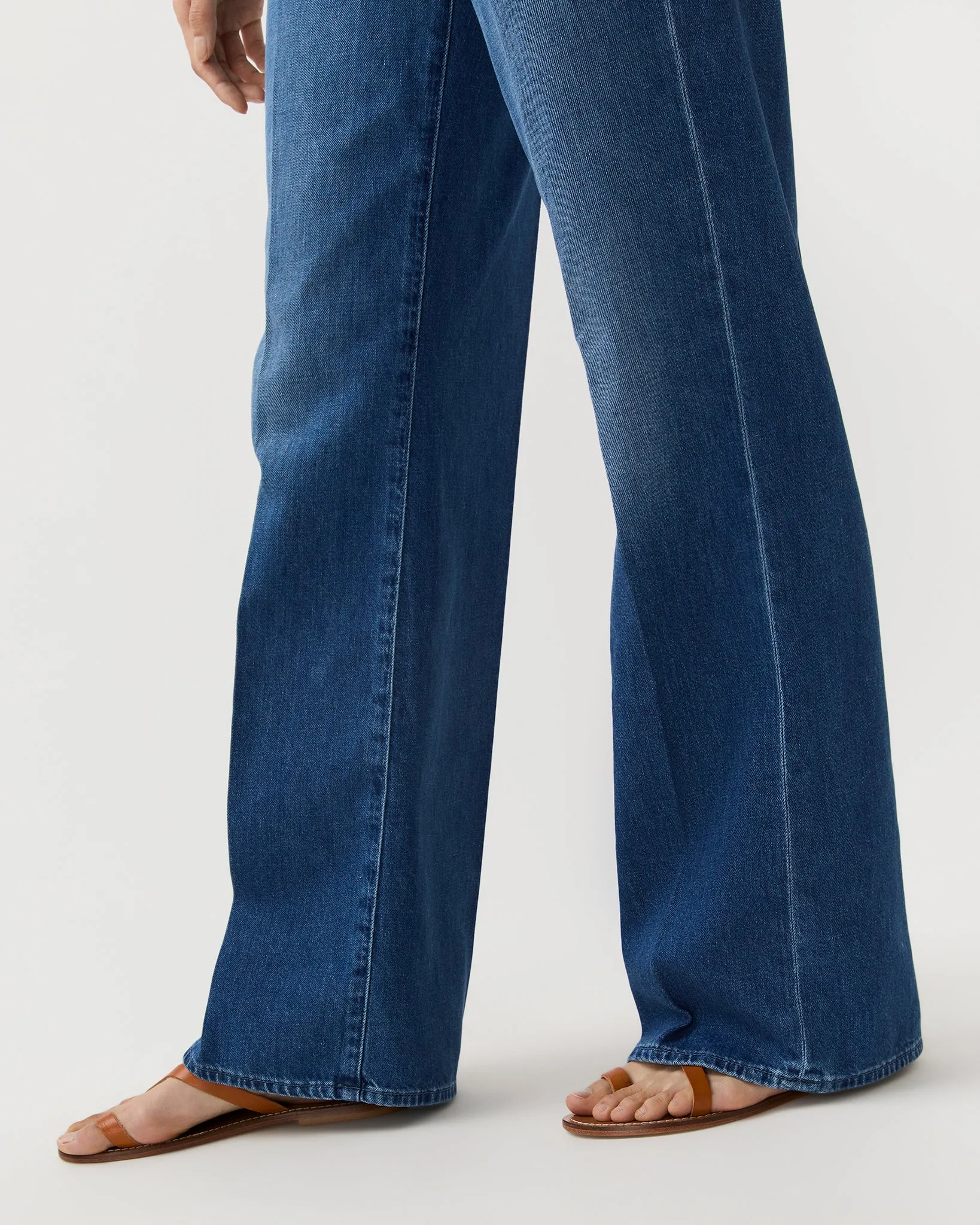 The Mid Rise Maven Skimp Jean in Big Tipper sold by Mashburn product image thumbnail 4