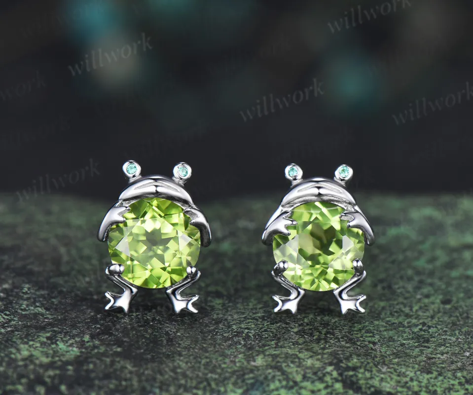 Frog stud earrings round peridot earrings 14k white gold emerald nature animal jewelry gift made by Willwork Jewelry