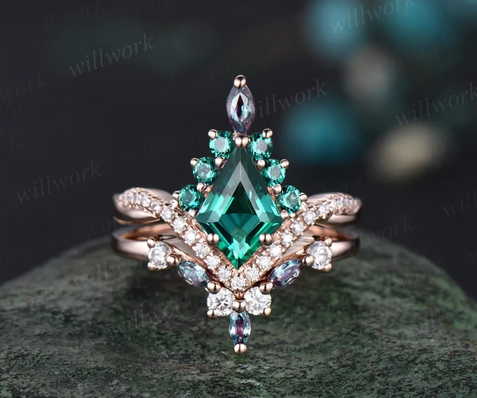 Vintage kite green emerald engagement ring set rose gold art deco alexandrite emerald ring women twisted halo diamond bridal promise ring sold by Willwork Jewelry