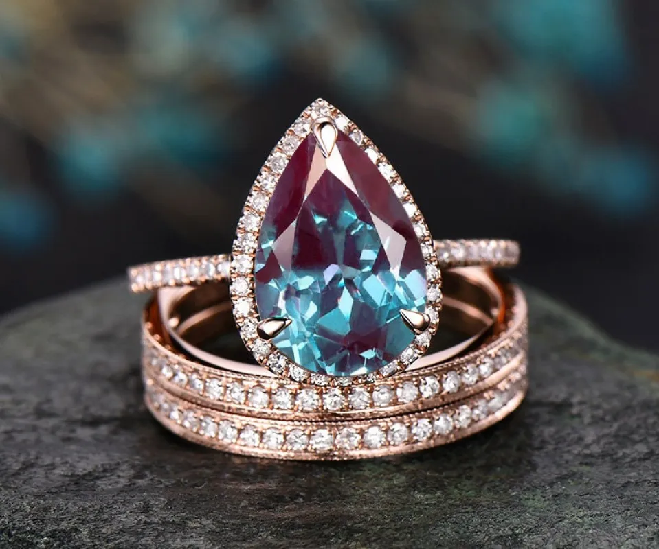 Vintage pear shaped Alexandrite ring set unique Alexandrite engagement ring set rose gold Milgrain diamond halo ring wedding ring set women sold by Willwork Jewelry