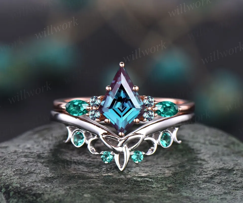 Unique wedding ring set vintage Alexandrite engagement ring set kite cut ring art deco antique dainty emerald ring 14k gold silver for women made by Willwork Jewelry